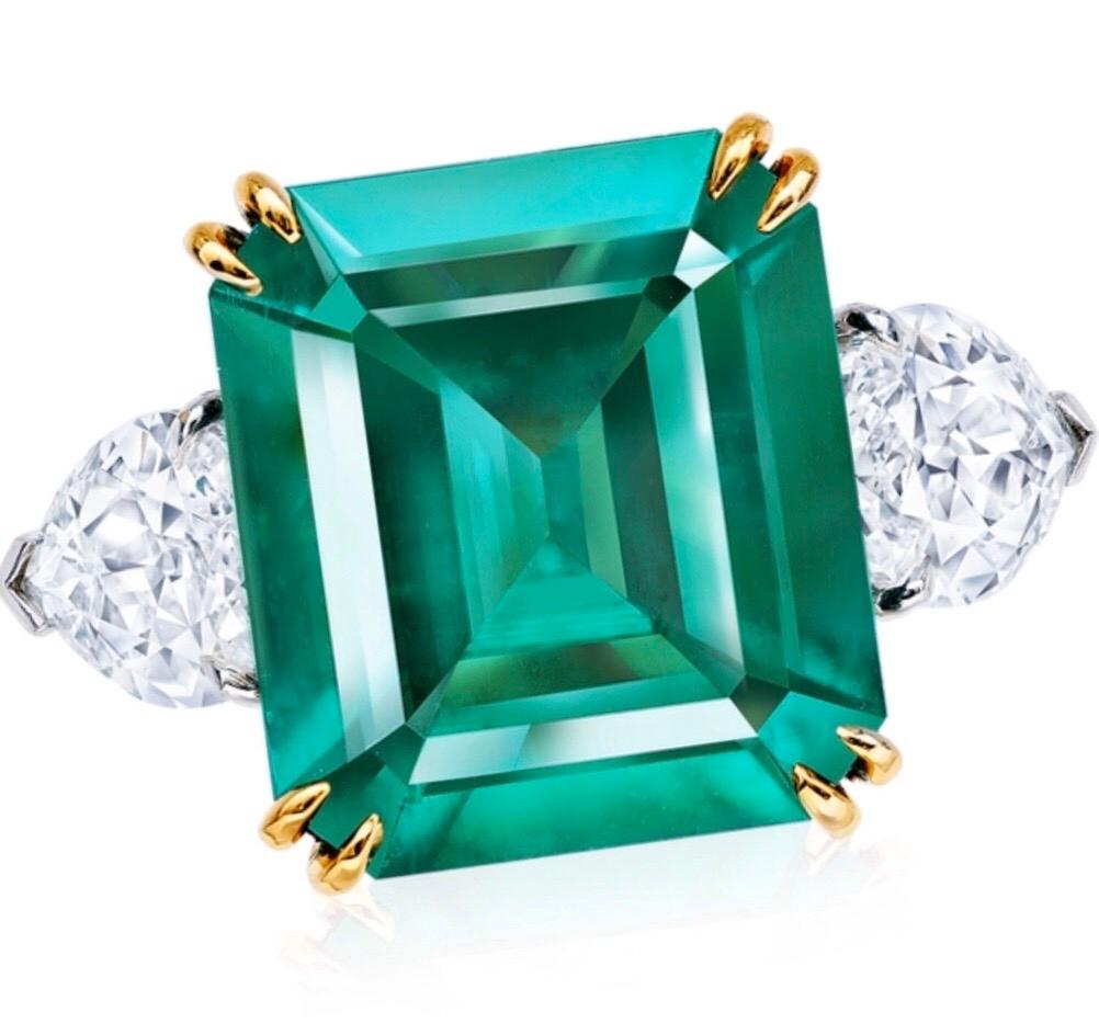 Emilio Jewelry Certified 10.50 Carat Untreated No Oil Muzo Colombian Emerald In New Condition For Sale In New York, NY