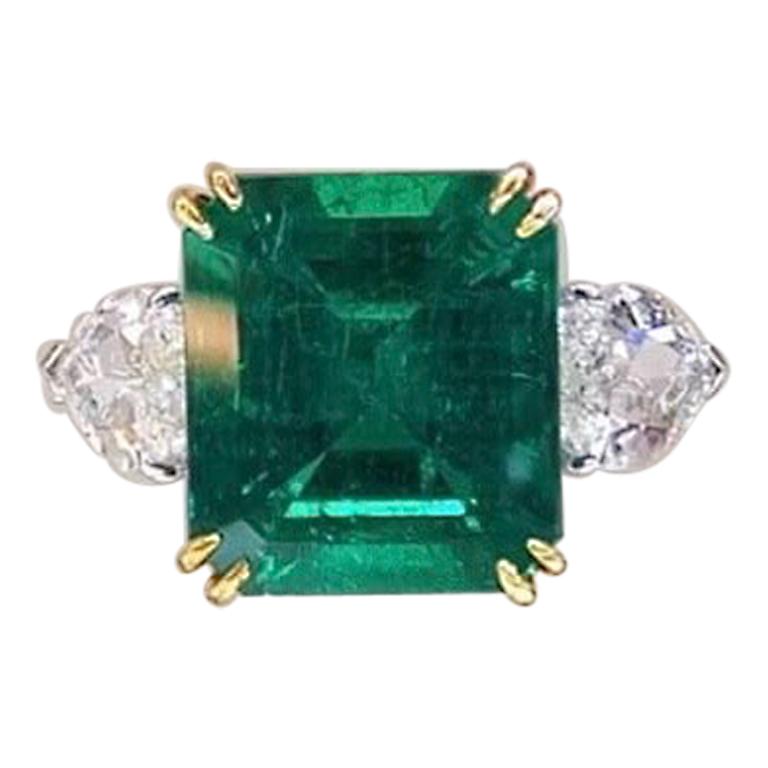 Emilio Jewelry Certified 10.50 Carat Untreated No Oil Muzo Colombian Emerald For Sale