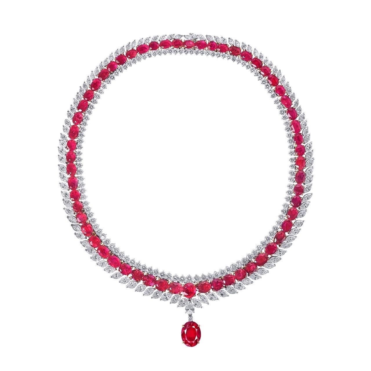 Emilio Jewelry Halskette, zertifiziert 110,00 Karat Burma, keine Hitze, lebhaft roter Rubin  (Gemischter Schliff) im Angebot