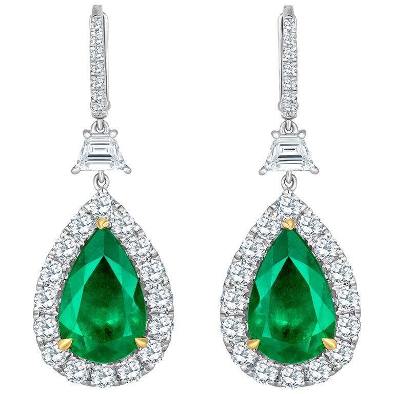 Emilio Jewelry Certified 14.02 Carat Vivid Green Colombian Emerald ...