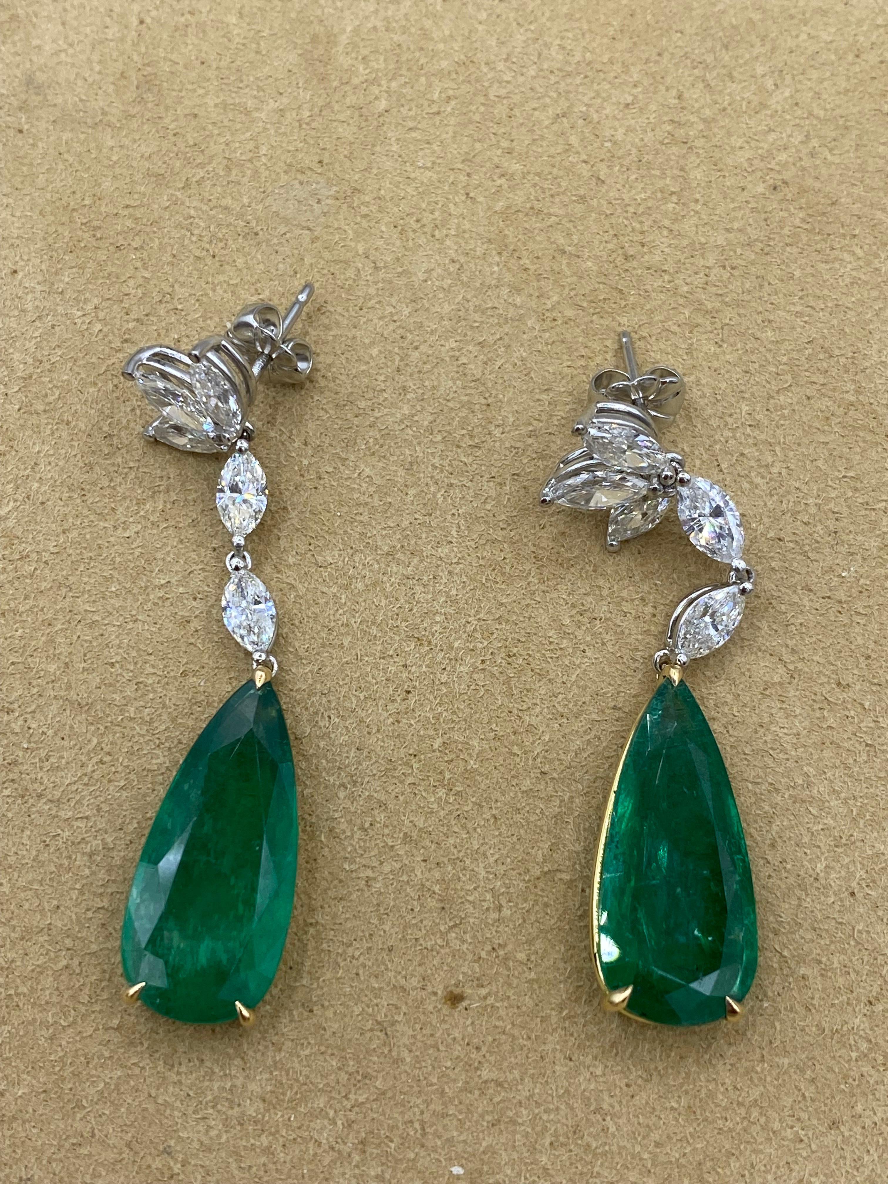 Emilio Jewelry Certified 15.48 Carat Vivid Green Emerald Drop Earring In New Condition For Sale In New York, NY