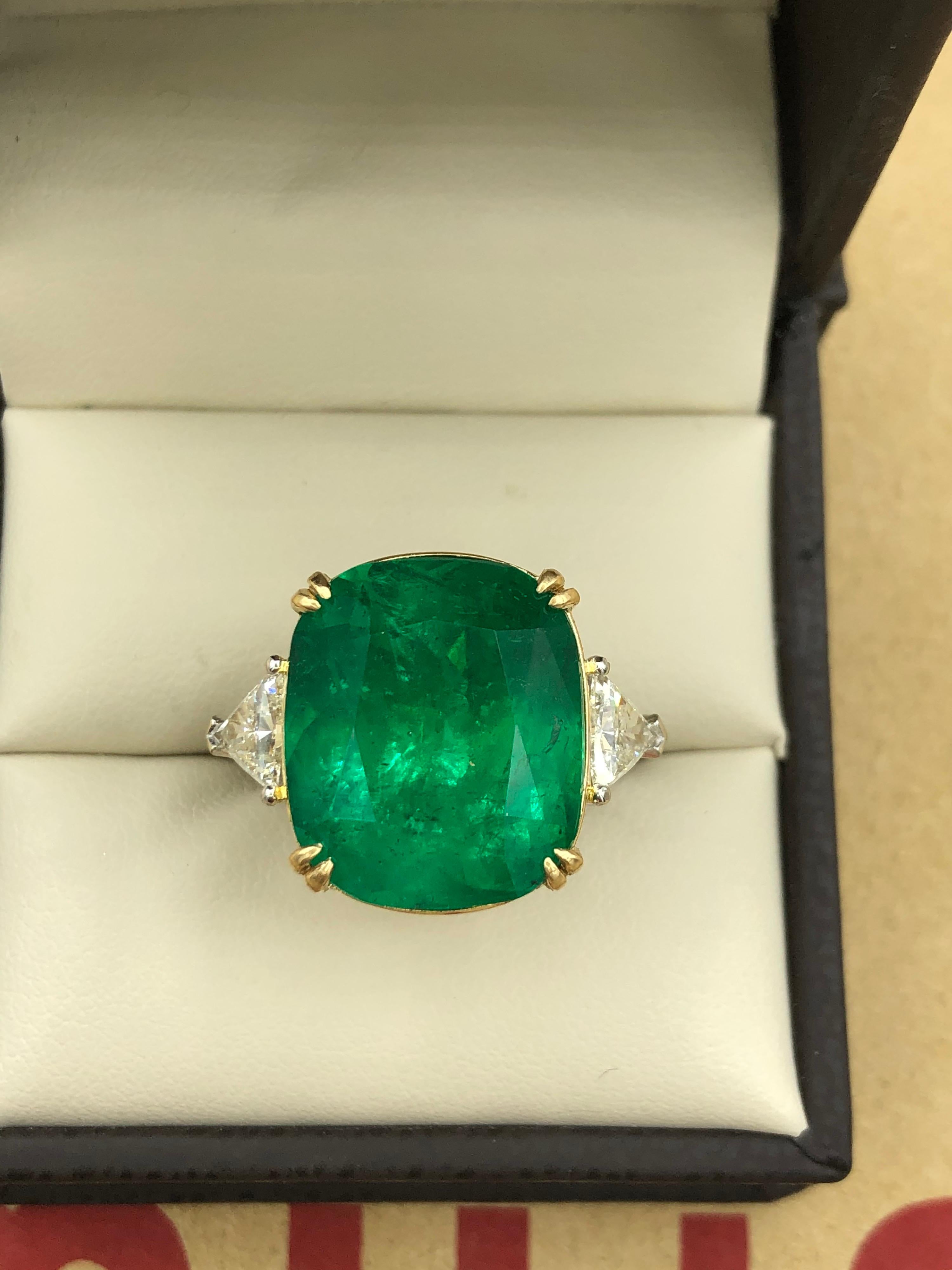 Emilio Jewelry Certified 15.96 Carat Colombian Vivid Green Emerald Diamond Ring 7