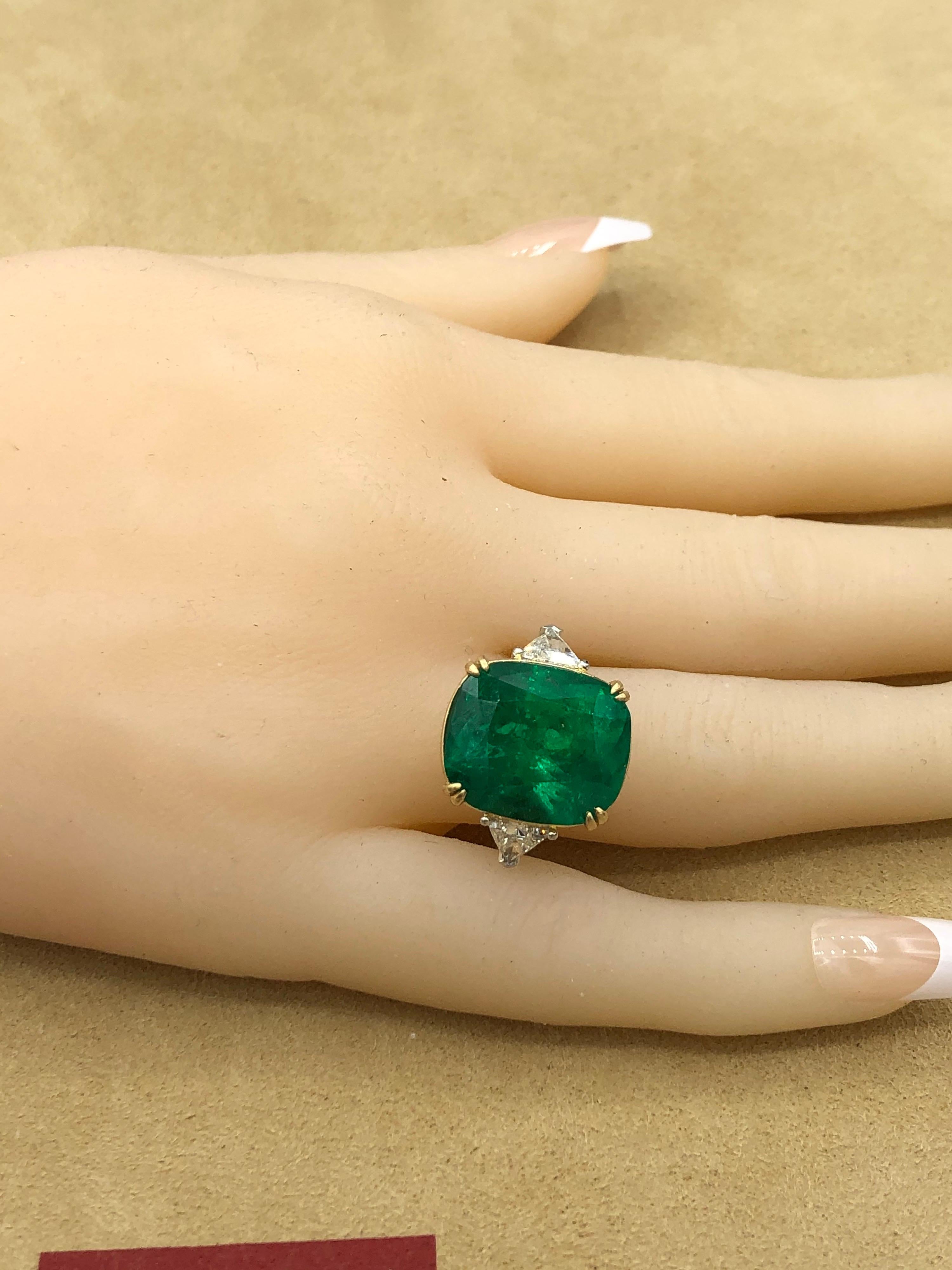 Emilio Jewelry Certified 15.96 Carat Colombian Vivid Green Emerald Diamond Ring 8