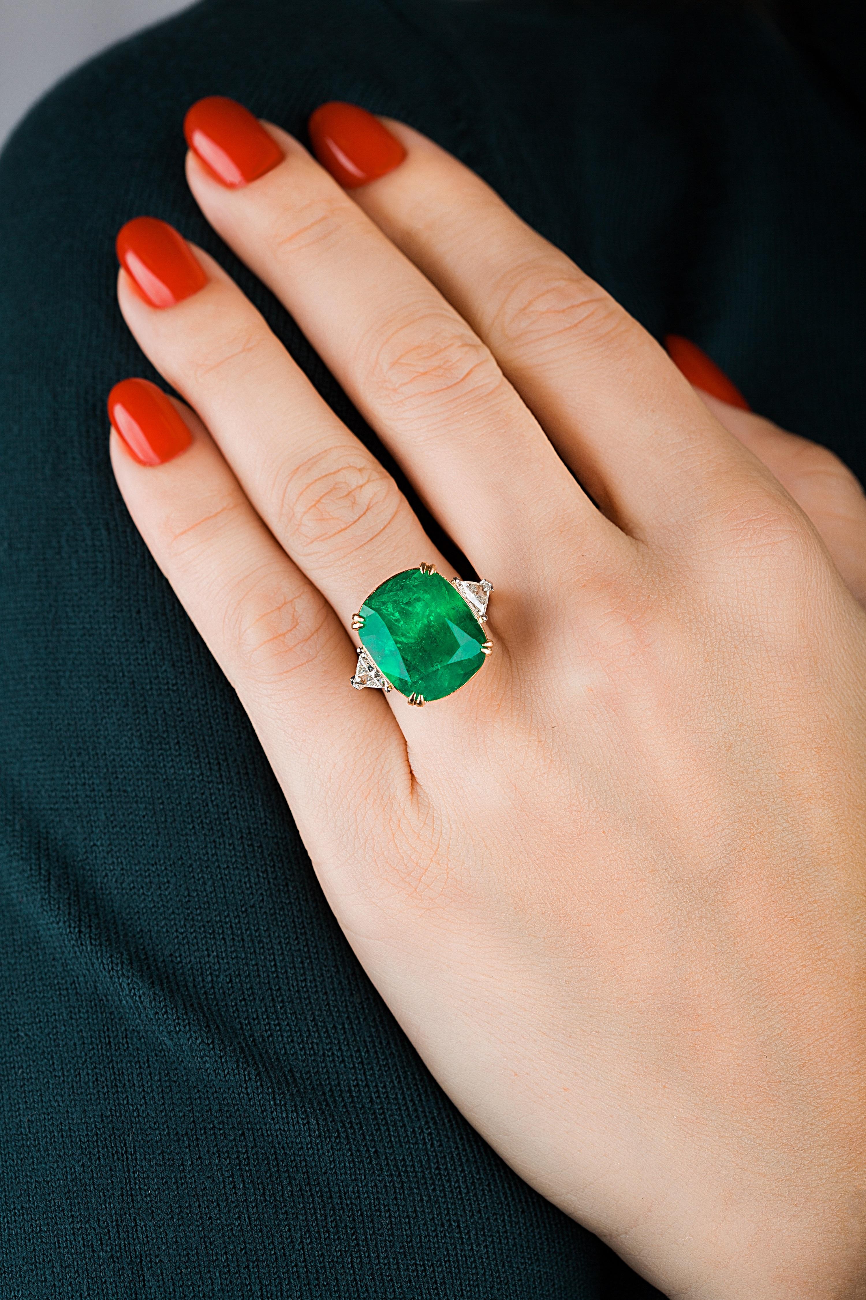 Emilio Jewelry Certified 15.96 Carat Colombian Vivid Green Emerald Diamond Ring 2