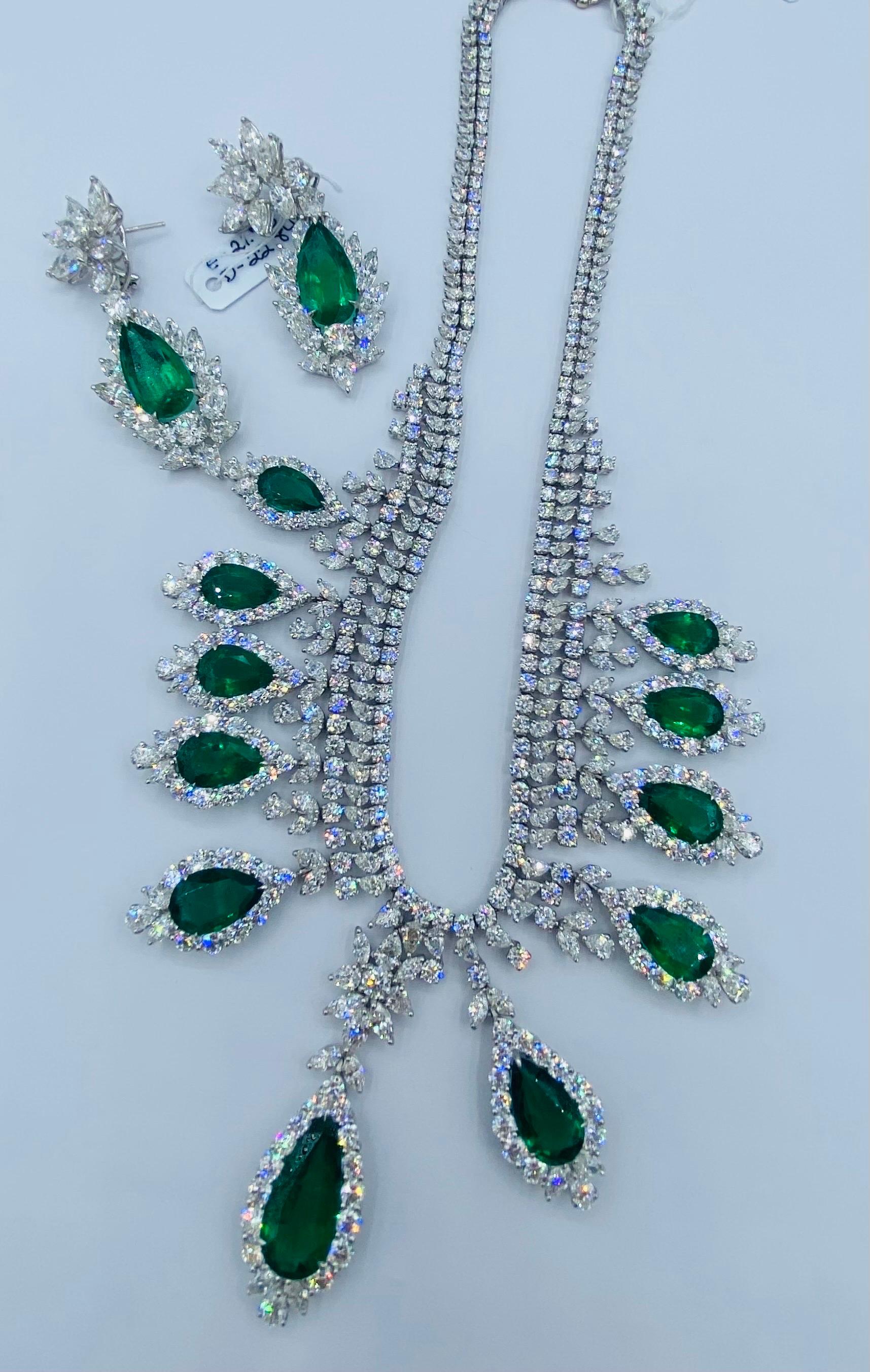 Emilio Jewelry Certified 168 Carat Royal Emerald Necklace And Earring Suite For Sale 2