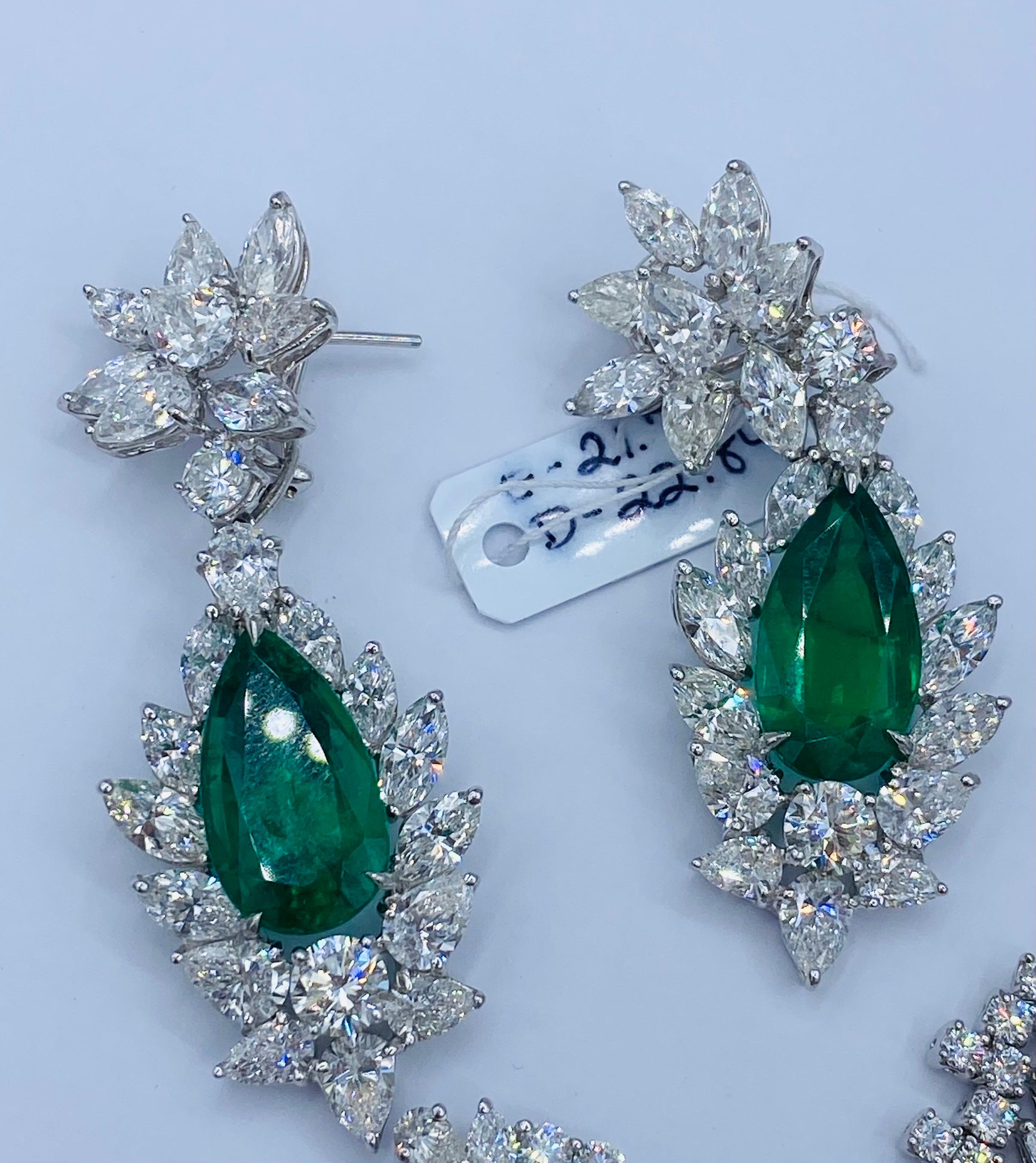 Emilio Jewelry Certified 168 Carat Royal Emerald Necklace And Earring Suite For Sale 1