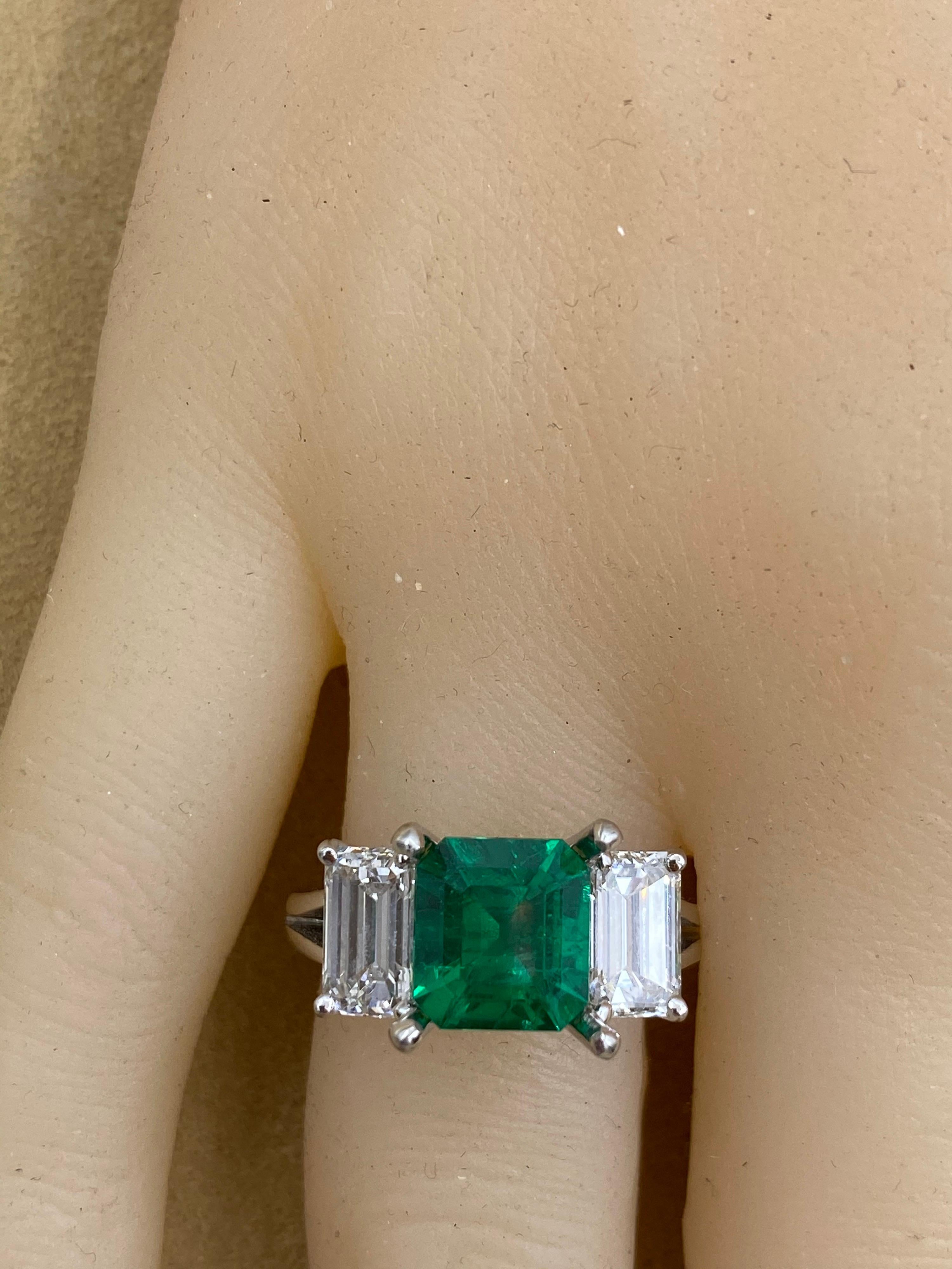 Emilio Jewelry Certified 2.28 Carat No Oil Untreated Colombian Emerald Ring In New Condition For Sale In New York, NY