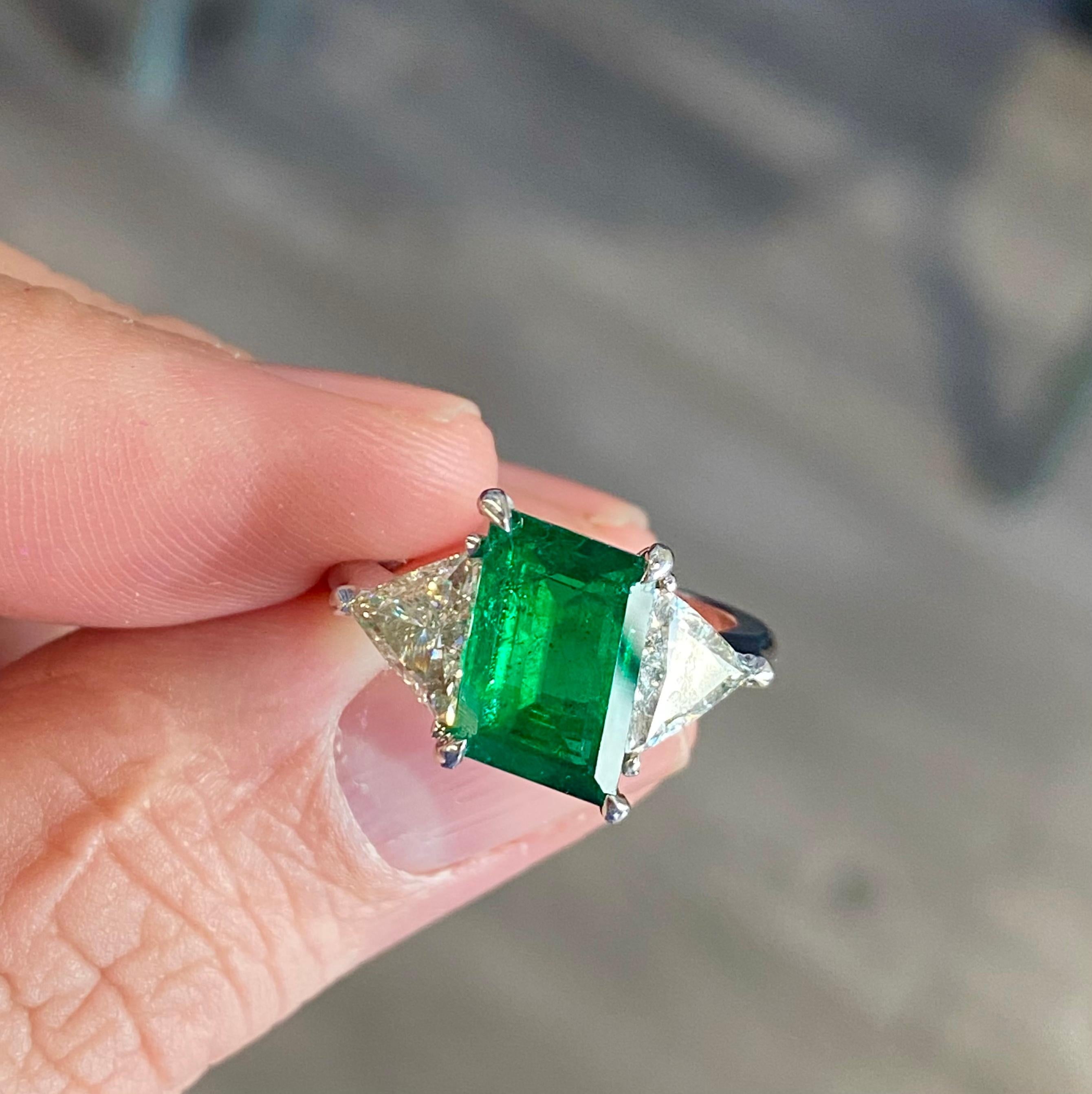 Emilio Jewelry AGL Certified 3.52 Carat Hexagon Emerald Ring For Sale 1