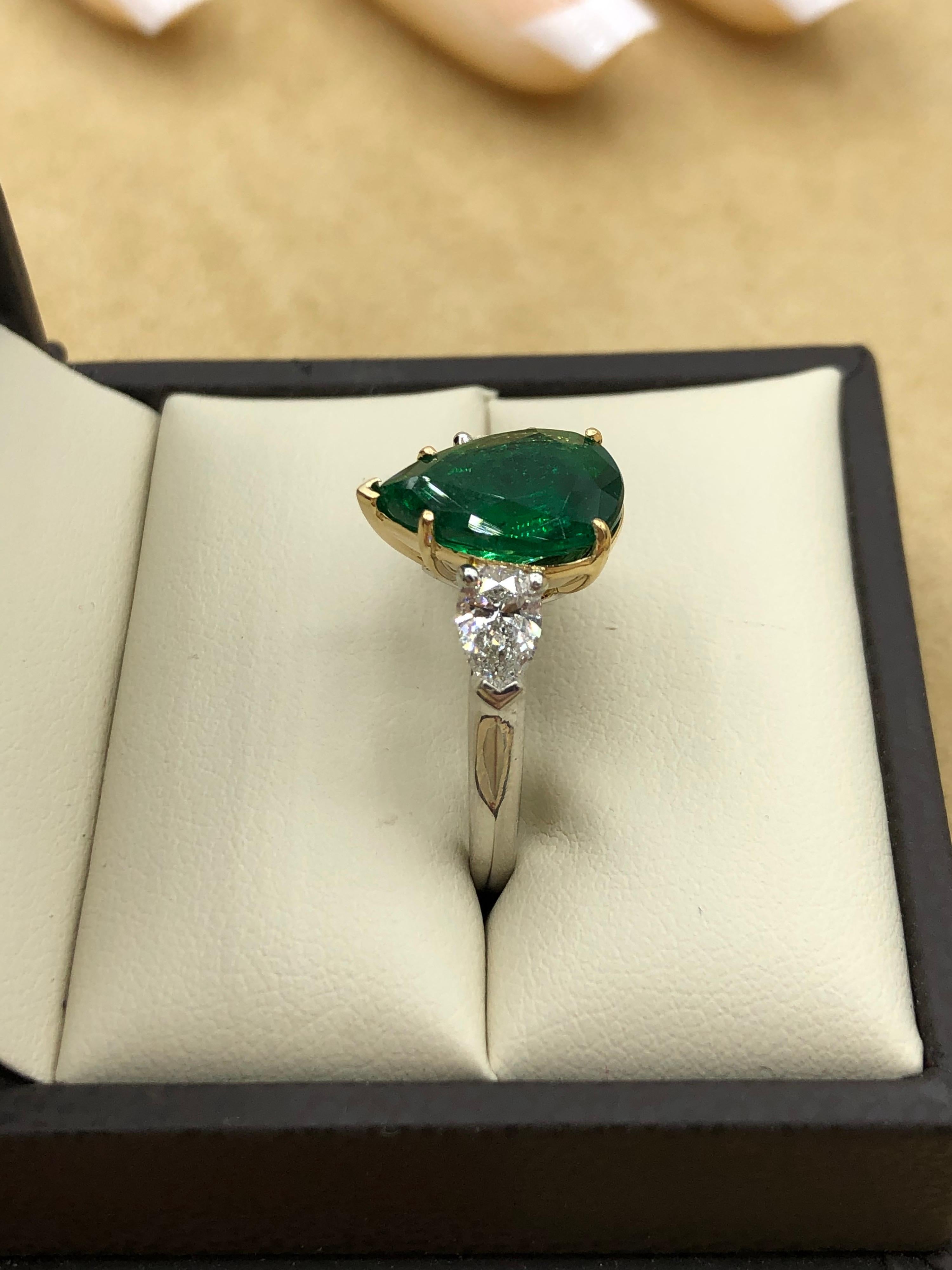 Women's or Men's Emilio Jewelry Certified 3.85 Carat Vivid Green Emerald Diamond Ring