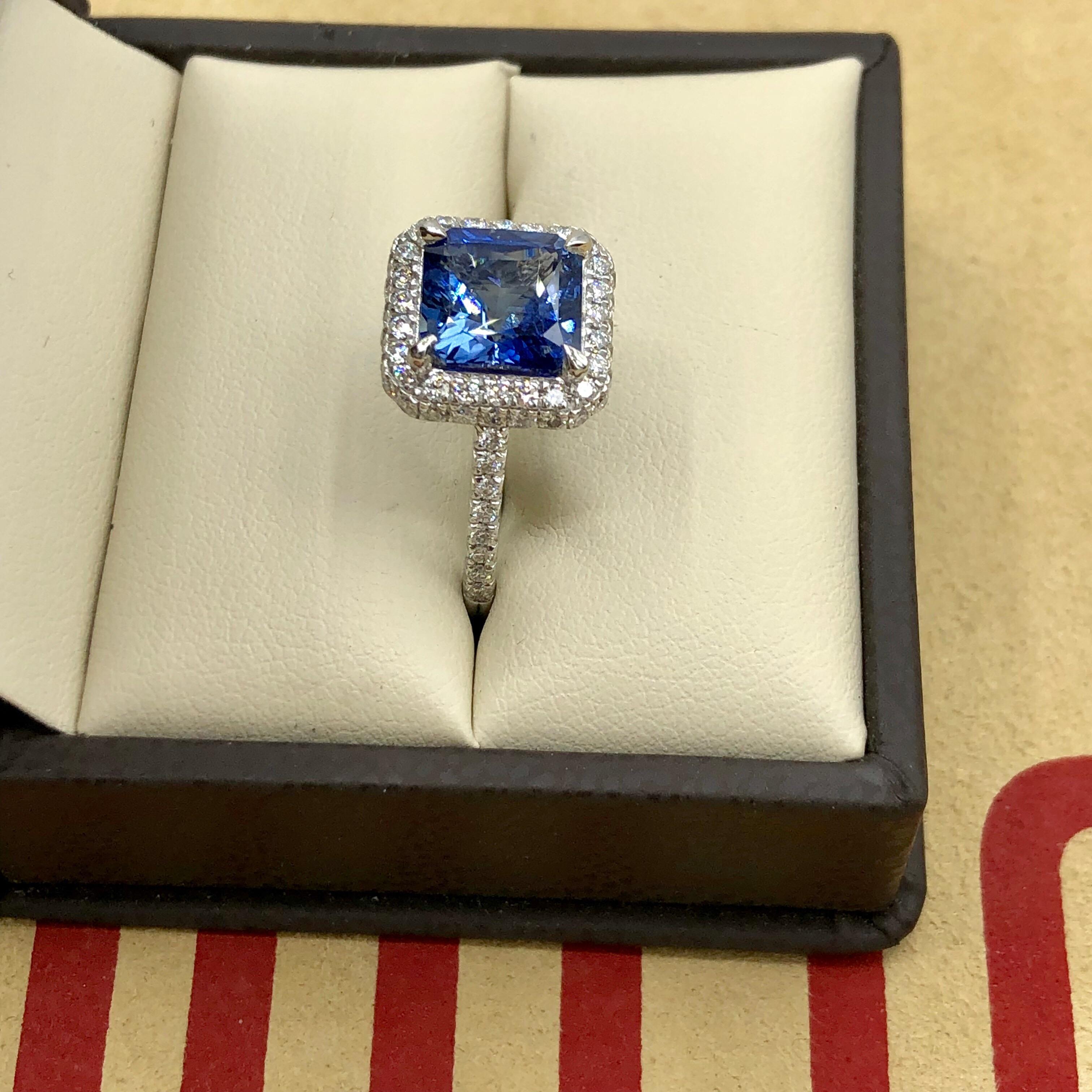 Emilio Jewelry Certified 3.98 Carat Ceylon Sapphire Diamond Ring For Sale 3