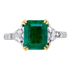 Emilio Jewelry Certified 4.10 Carat Vivid Green Emerald Diamond Ring