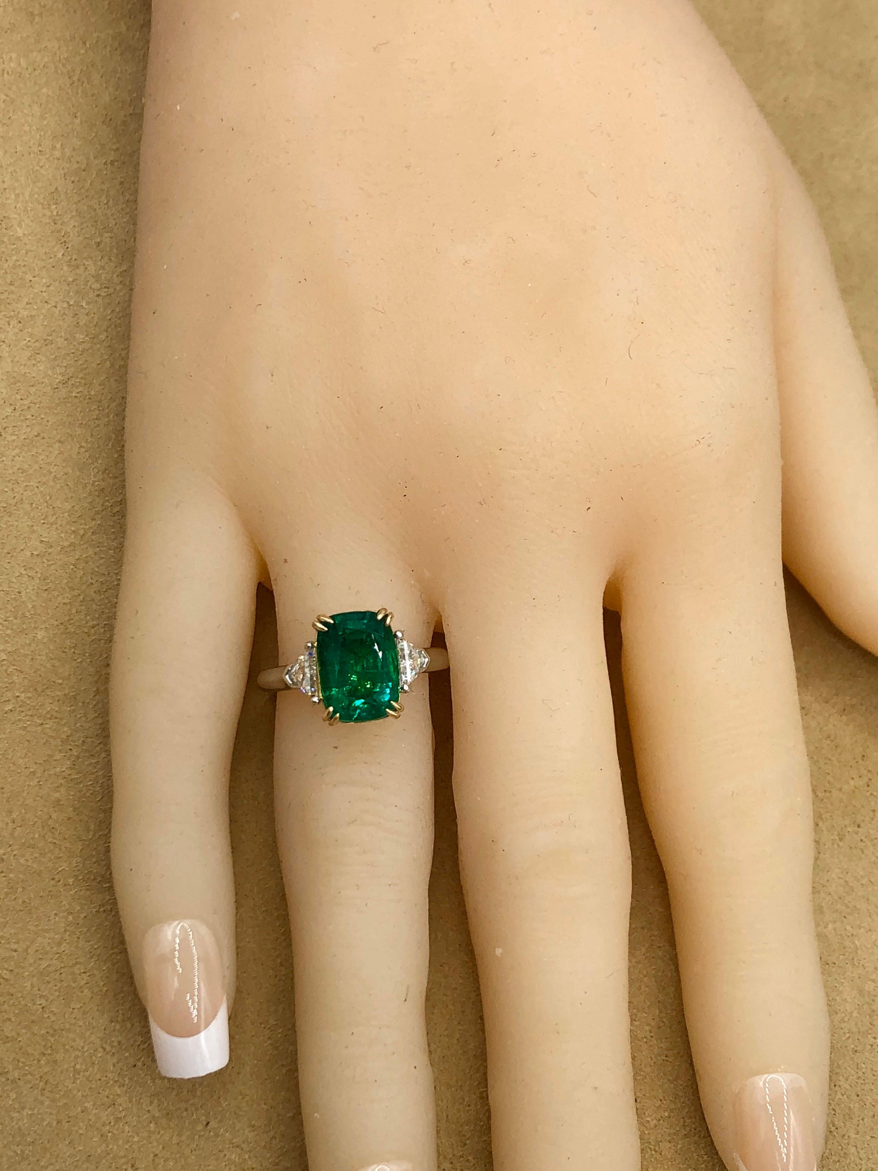 Emilio Jewelry Certified 4.50 Carat Emerald Diamond Ring In New Condition In New York, NY