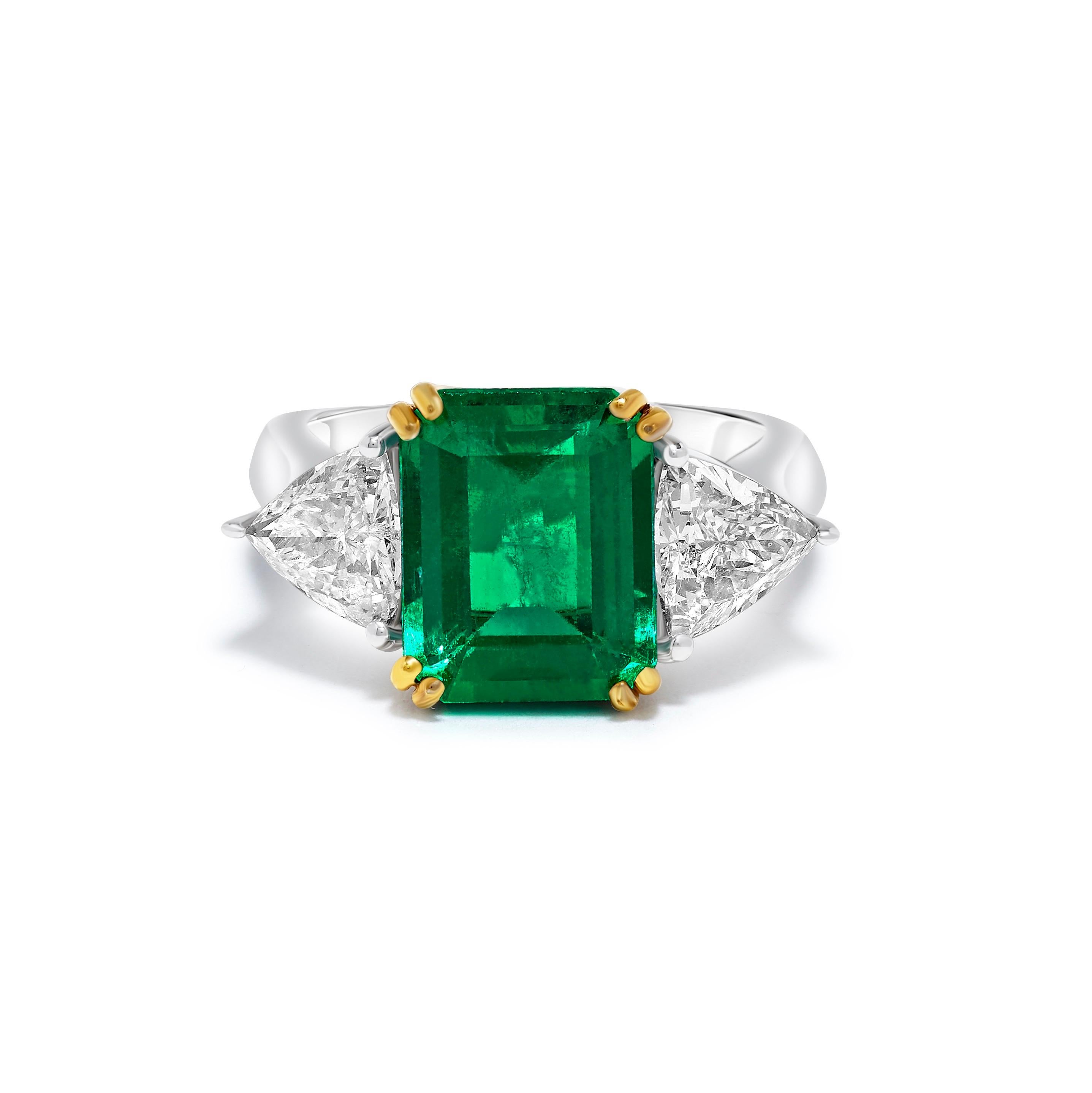 Kolumbianischer Muzo-Diamantring, leuchtend grüner, zertifizierter 6,00 Karat (Smaragdschliff) im Angebot