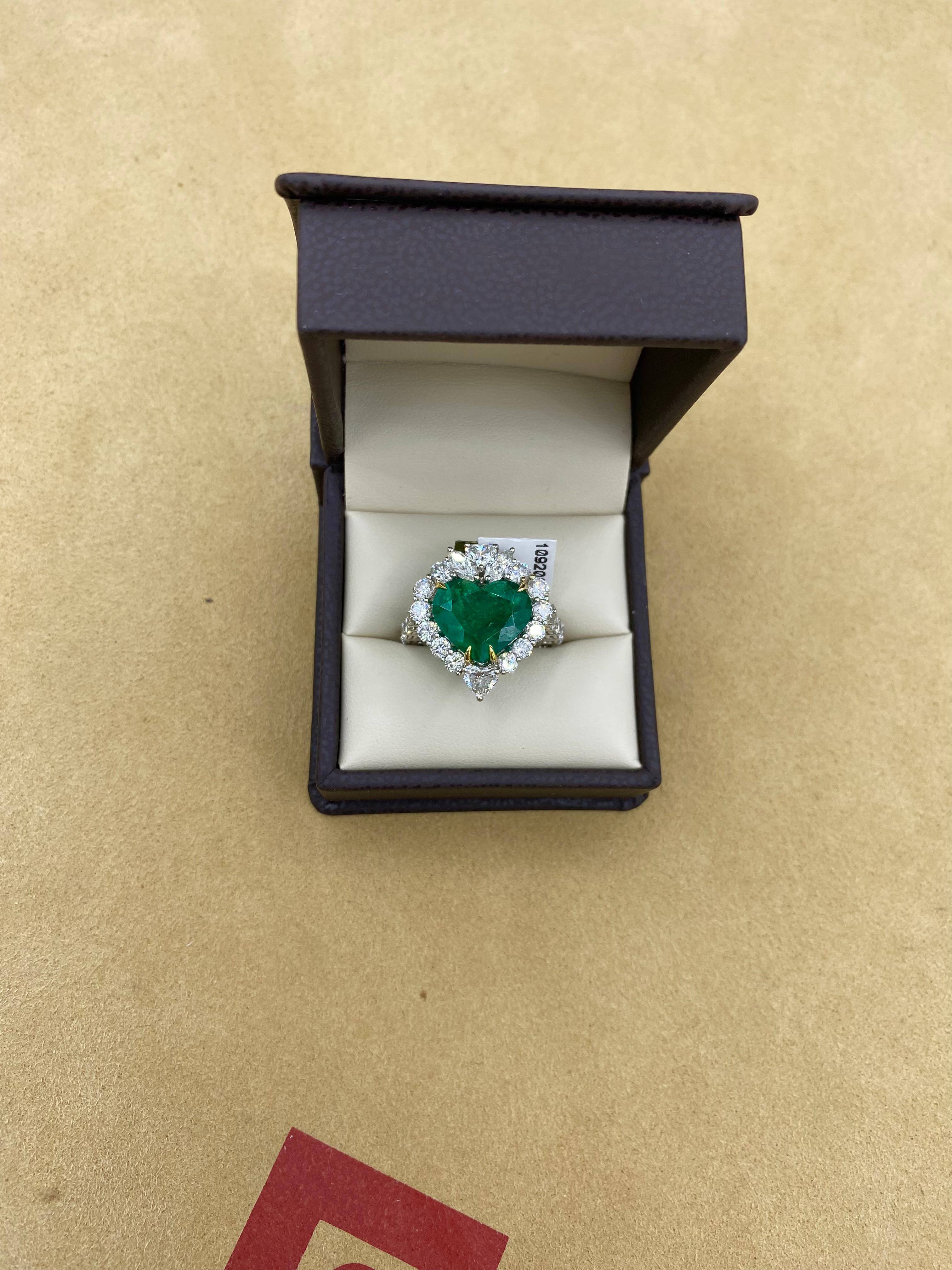 Women's or Men's Emilio Jewelry Certified 6.00 Carat Colombian Muzo Vivid Green Diamond Ring For Sale