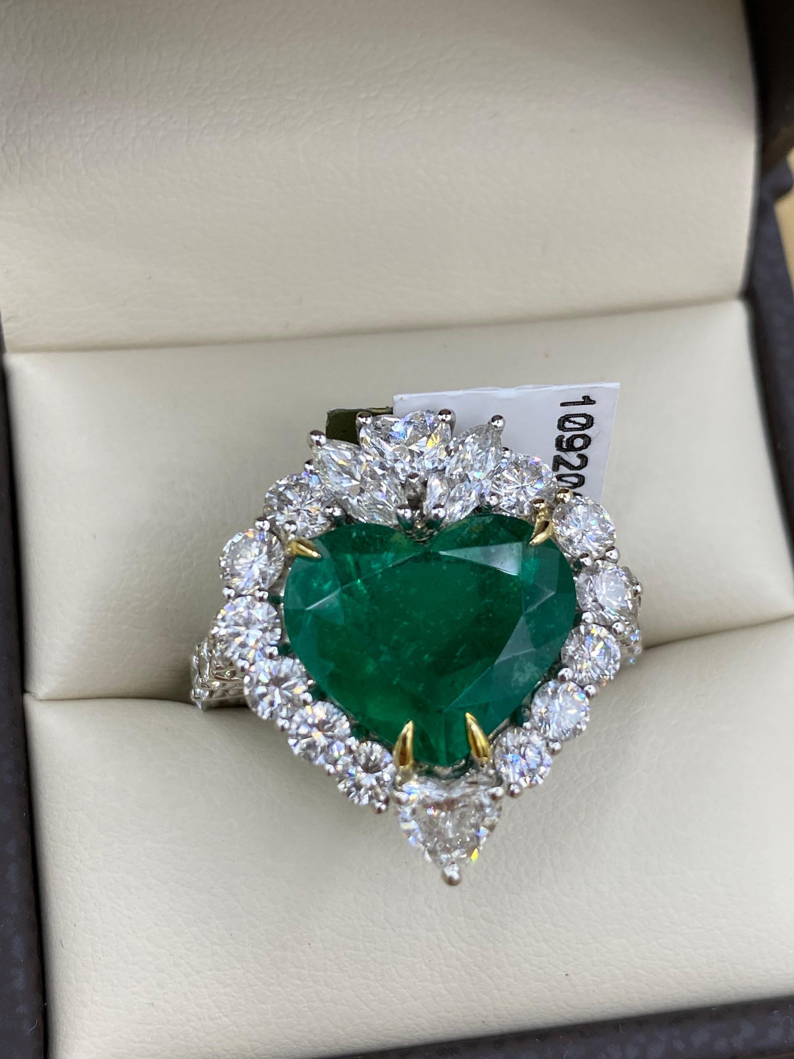 Emilio Jewelry Certified 6.00 Carat Colombian Muzo Vivid Green Diamond Ring For Sale 1