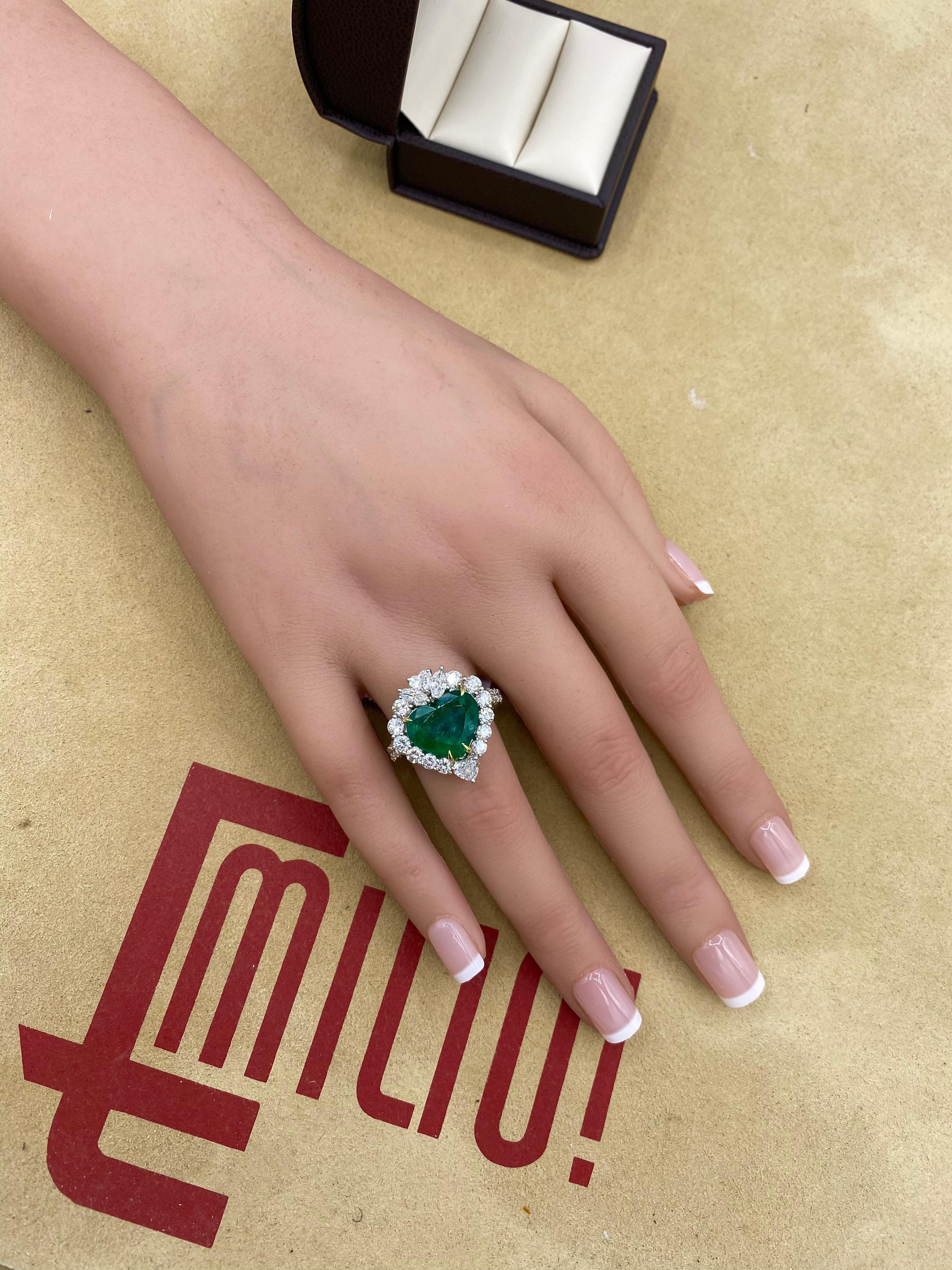 Emilio Jewelry Certified 6.00 Carat Colombian Muzo Vivid Green Diamond Ring For Sale 3