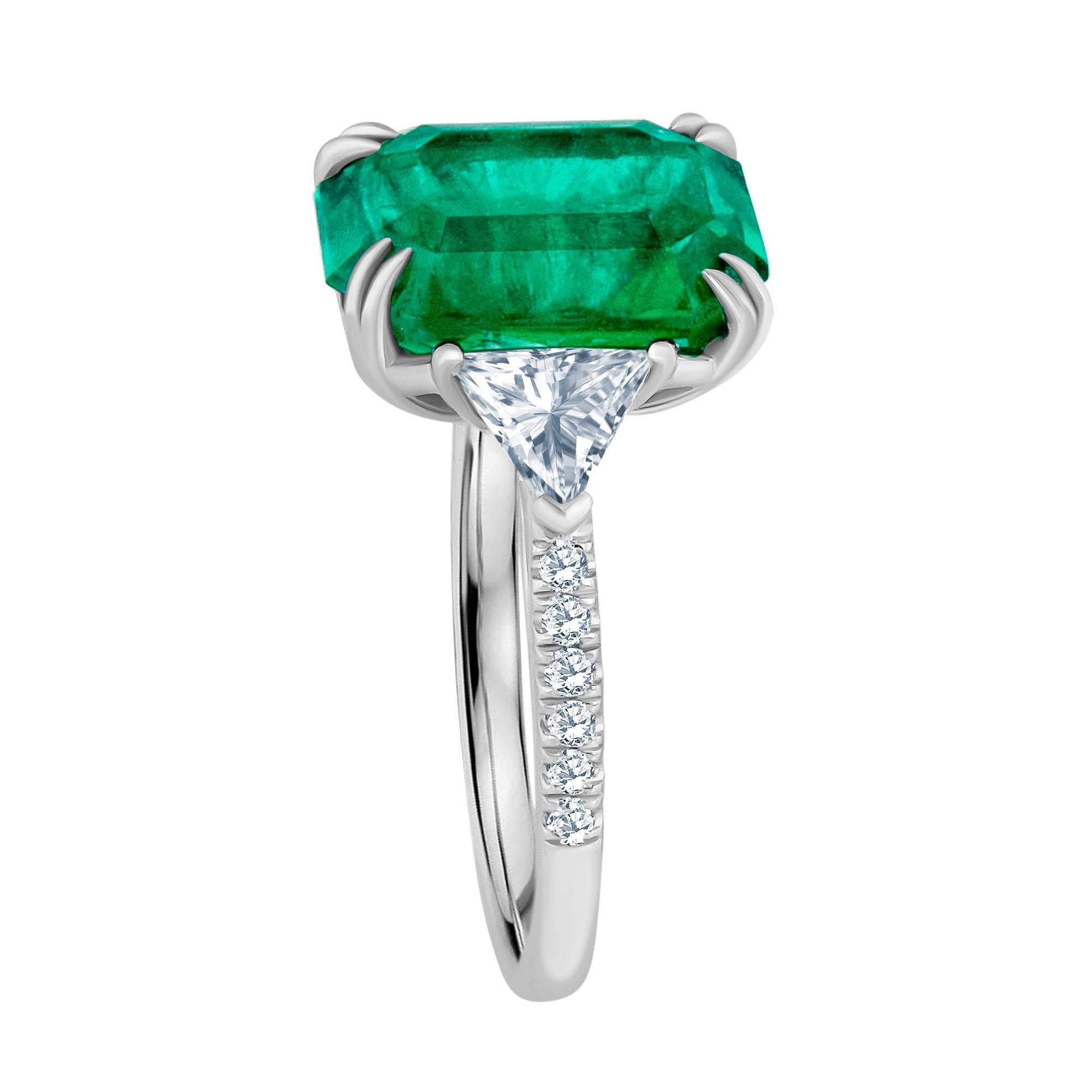 Emilio Jewelry Certified 6.33 Carat Genuine Colombian Emerald Diamond Ring In New Condition In New York, NY
