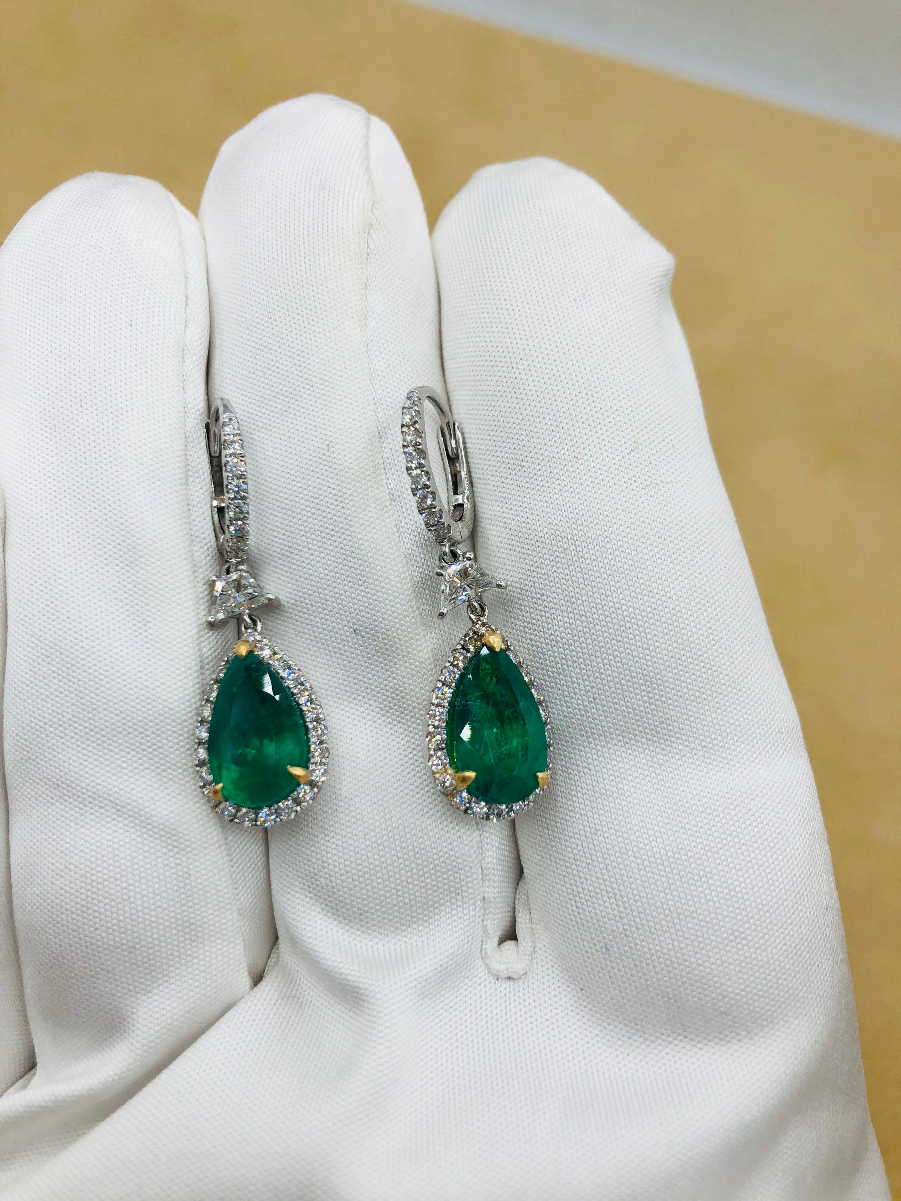 Emilio Jewelry Certified 6.70 Carat Vivid Green Colombian Emerald Earrings For Sale 1