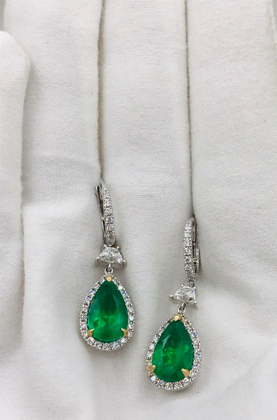 Emilio Jewelry Certified 6.70 Carat Vivid Green Colombian Emerald Earrings For Sale 4