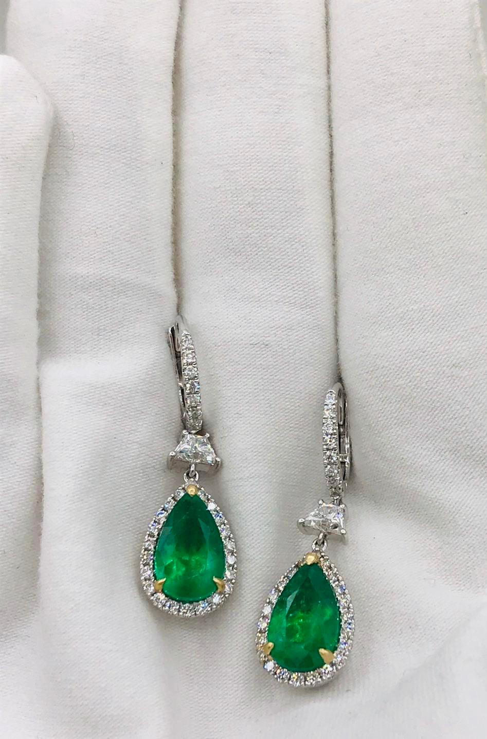 Emilio Jewelry Certified 6.70 Carat Vivid Green Colombian Emerald Earrings For Sale 4