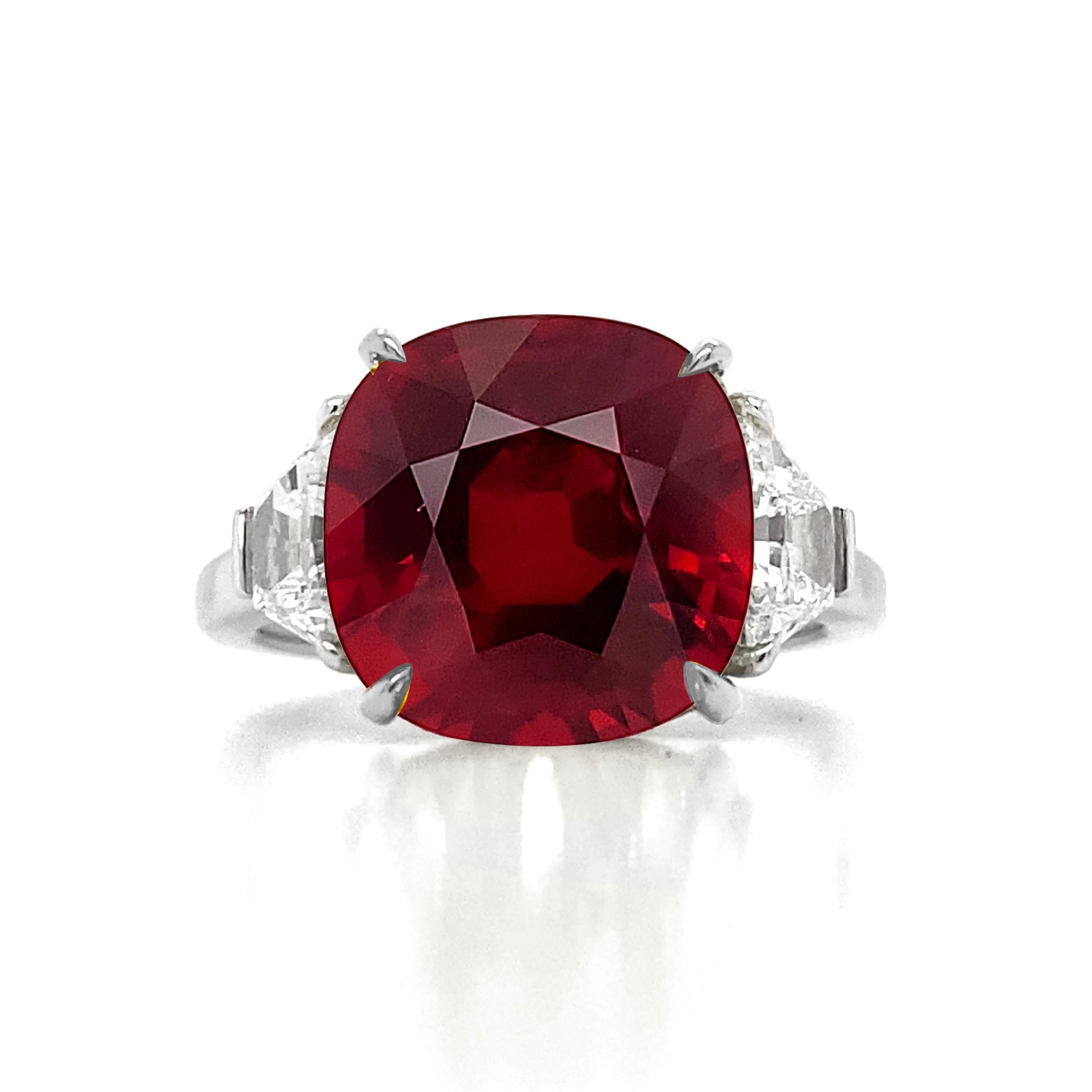 Taille coussin Emilio Jewelry, bague en rubis rouge vif certifié de 7,00 carats en vente