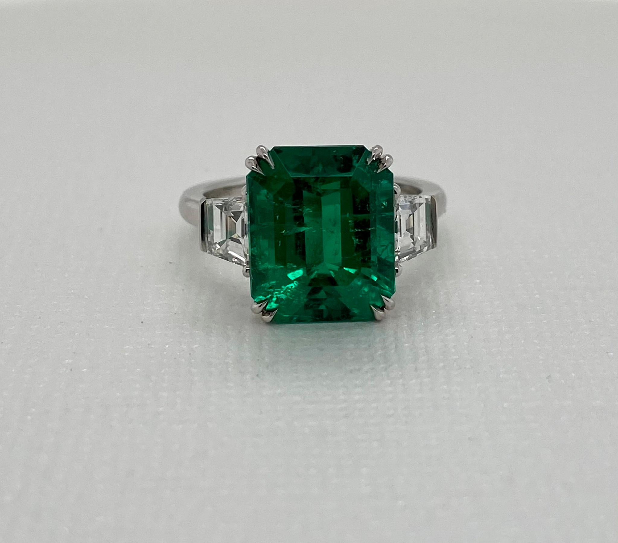 For Sale:  Emilio Jewelry Certified 7.15 Carat Muzo No Oil Colombian Emerald 5