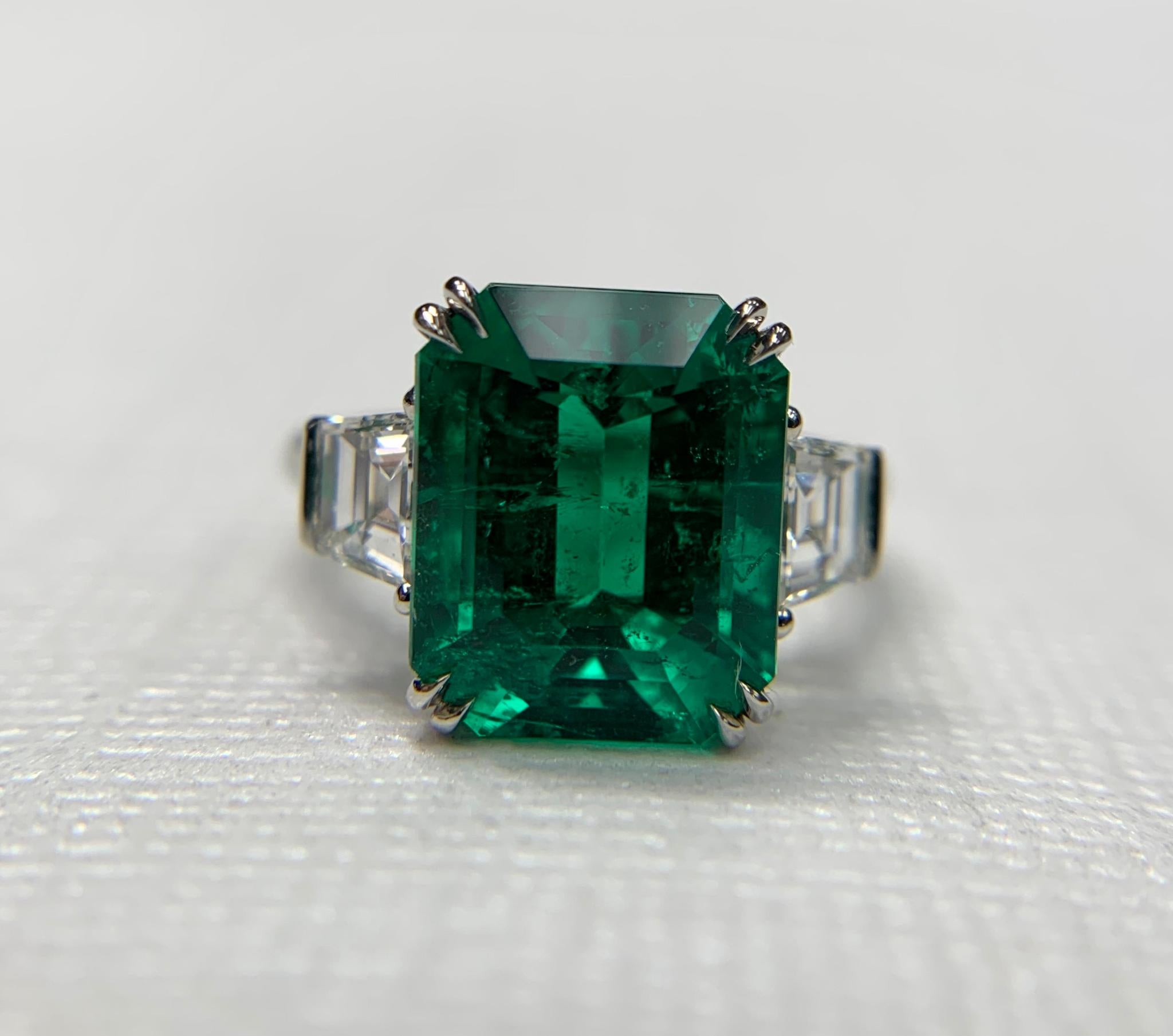 For Sale:  Emilio Jewelry Certified 7.15 Carat Muzo No Oil Colombian Emerald 6