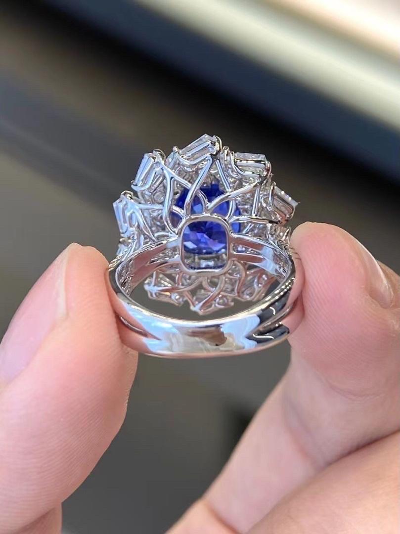Cushion Cut Emilio Jewelry Certified 7.34 Carat No Heat Cornflower Blue Sapphire Ring For Sale