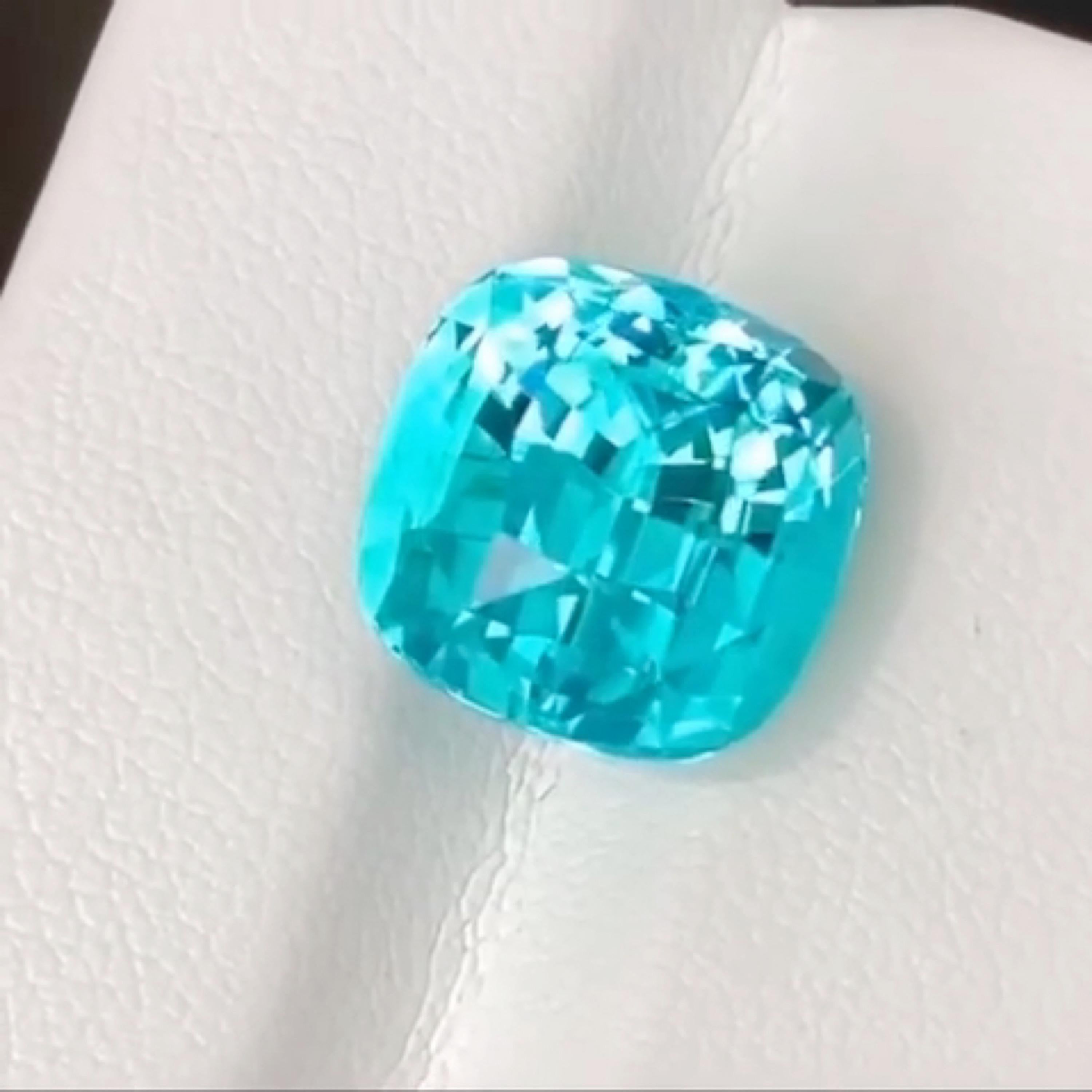 Von Emilio Jewelry, einem bekannten und angesehenen Großhändler mit Sitz auf der berühmten New Yorker Fifth Avenue, 
Bitte fragen Sie nach weiteren Bildern, Zertifikaten und Details. Zoom-Sitzungen verfügbar! 
Dies ist das einzige No Heat Paraiba,