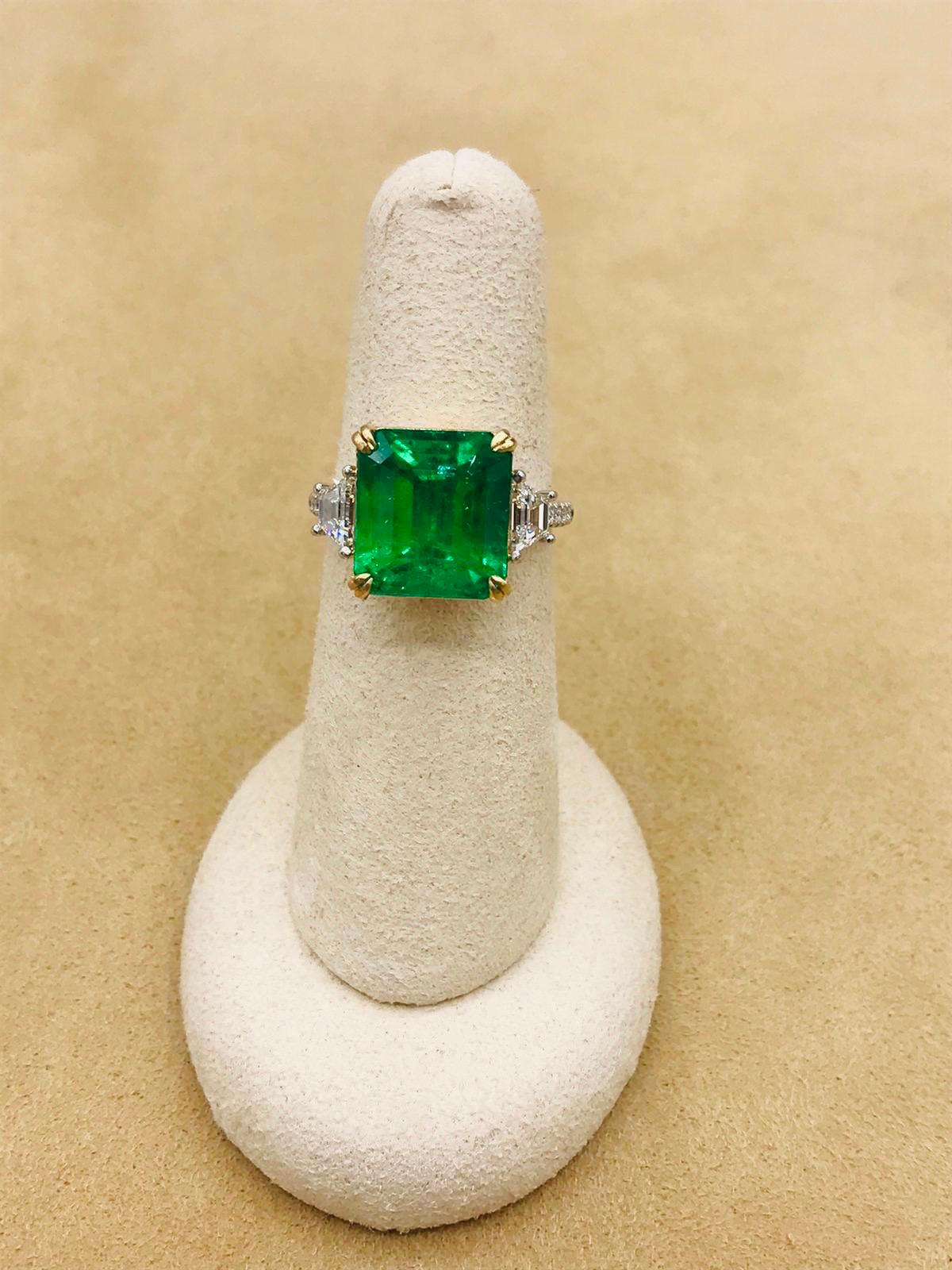 Emilio Jewelry Certified 8.46 Carat Vivid Green Colombian Emerald Diamond Ring 1