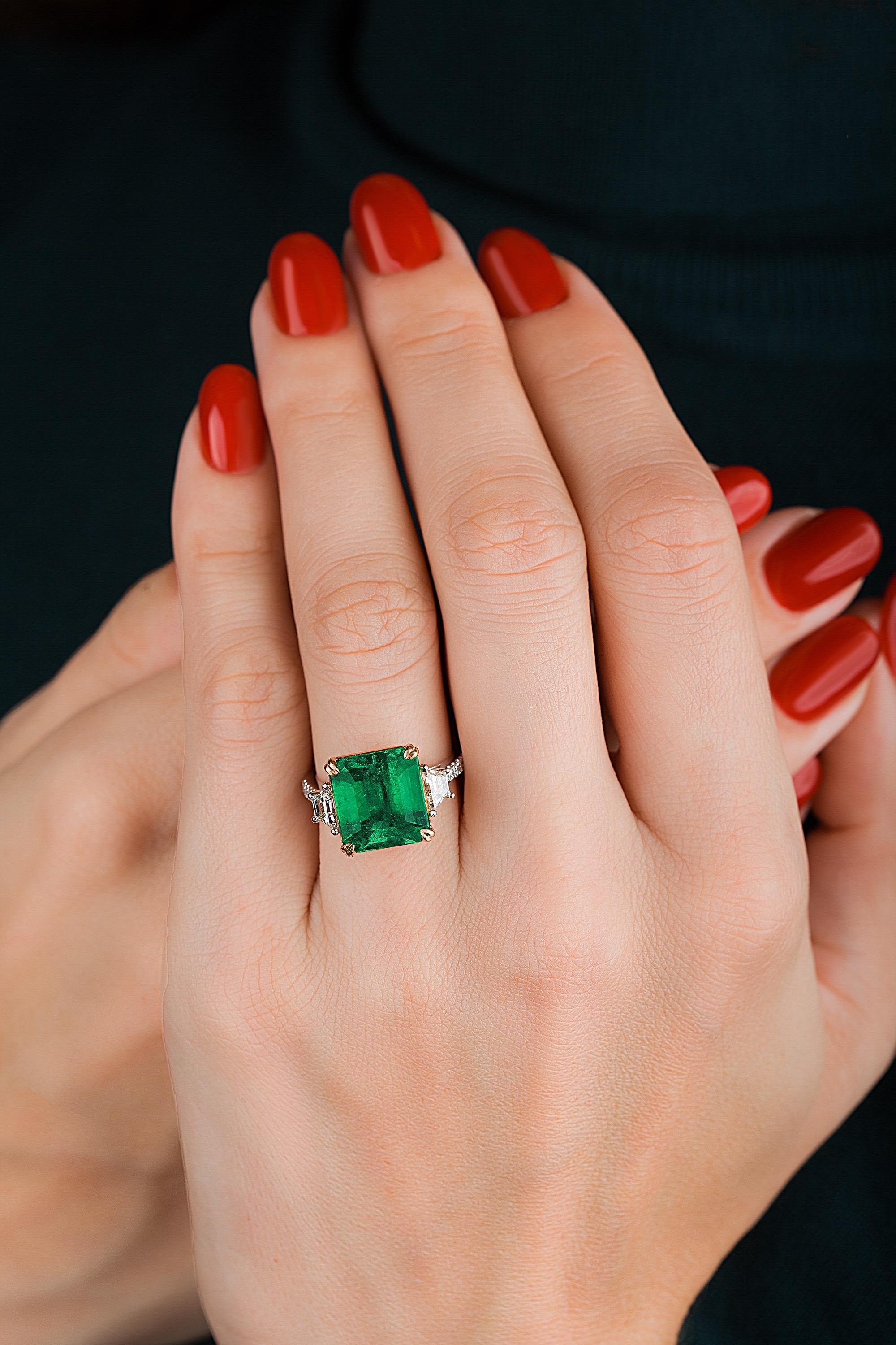 Emilio Jewelry Certified 8.46 Carat Vivid Green Colombian Emerald Diamond Ring 3
