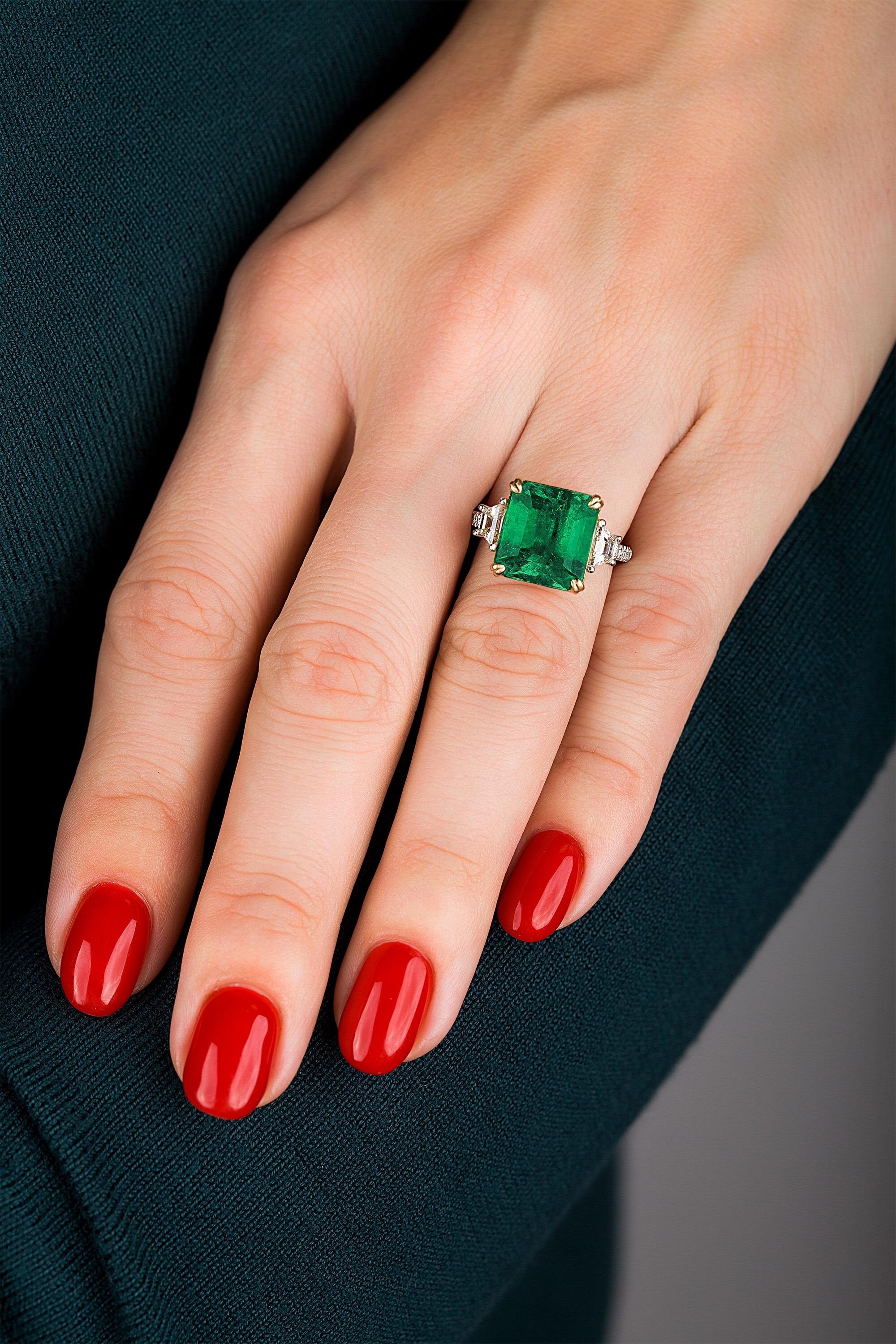 Emilio Jewelry Certified 8.46 Carat Vivid Green Colombian Emerald Diamond Ring 4
