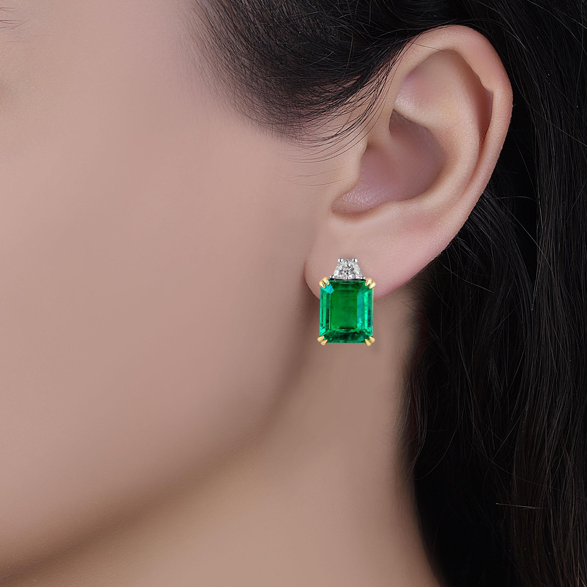 Emilio Jewelry Certified 9.65 Carat Genuine Emerald Diamond Platinum Earrings In New Condition For Sale In New York, NY