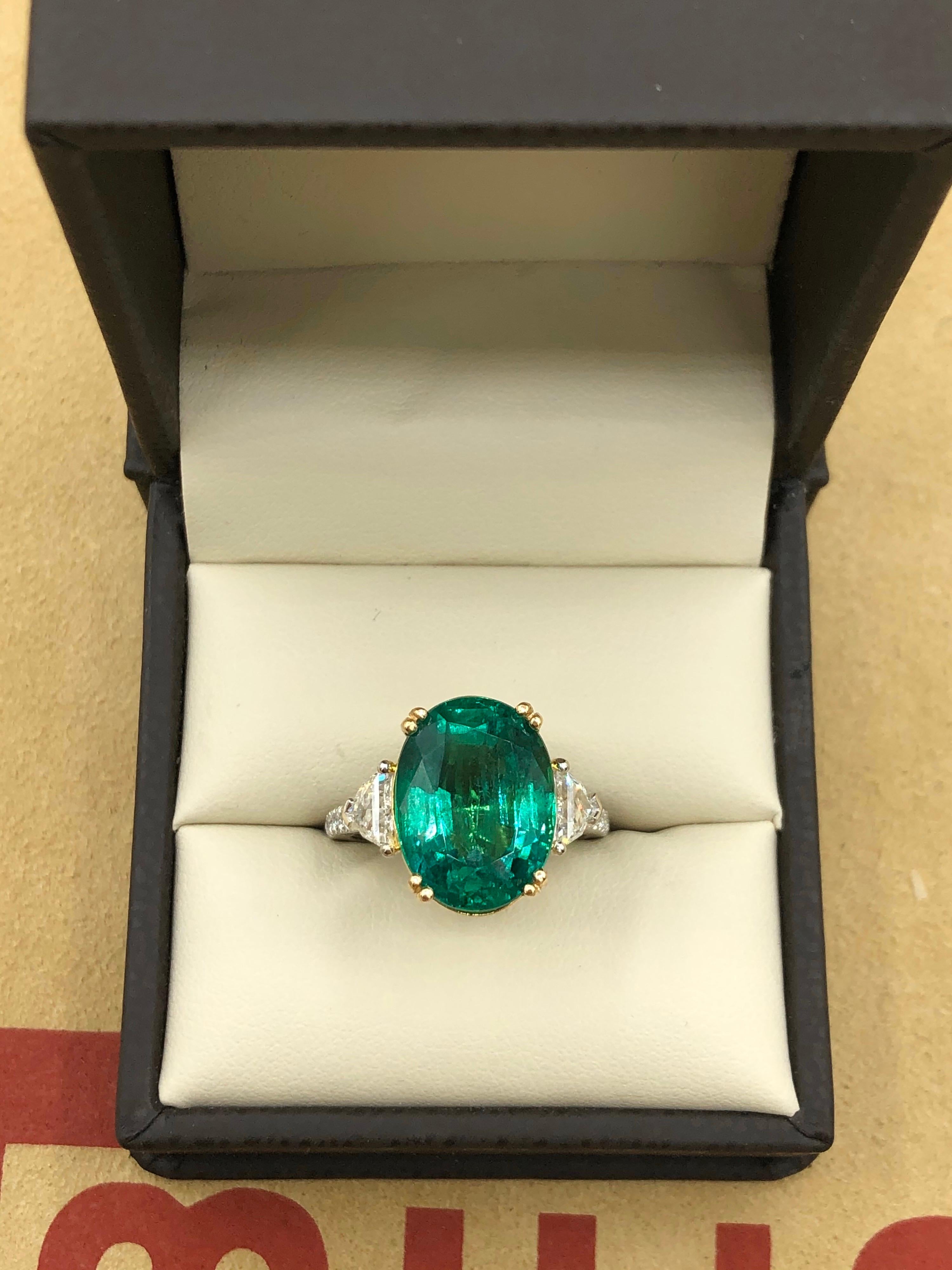 Women's or Men's Emilio Jewelry Certified 9.77 Carat Oval Emerald Diamond Ring