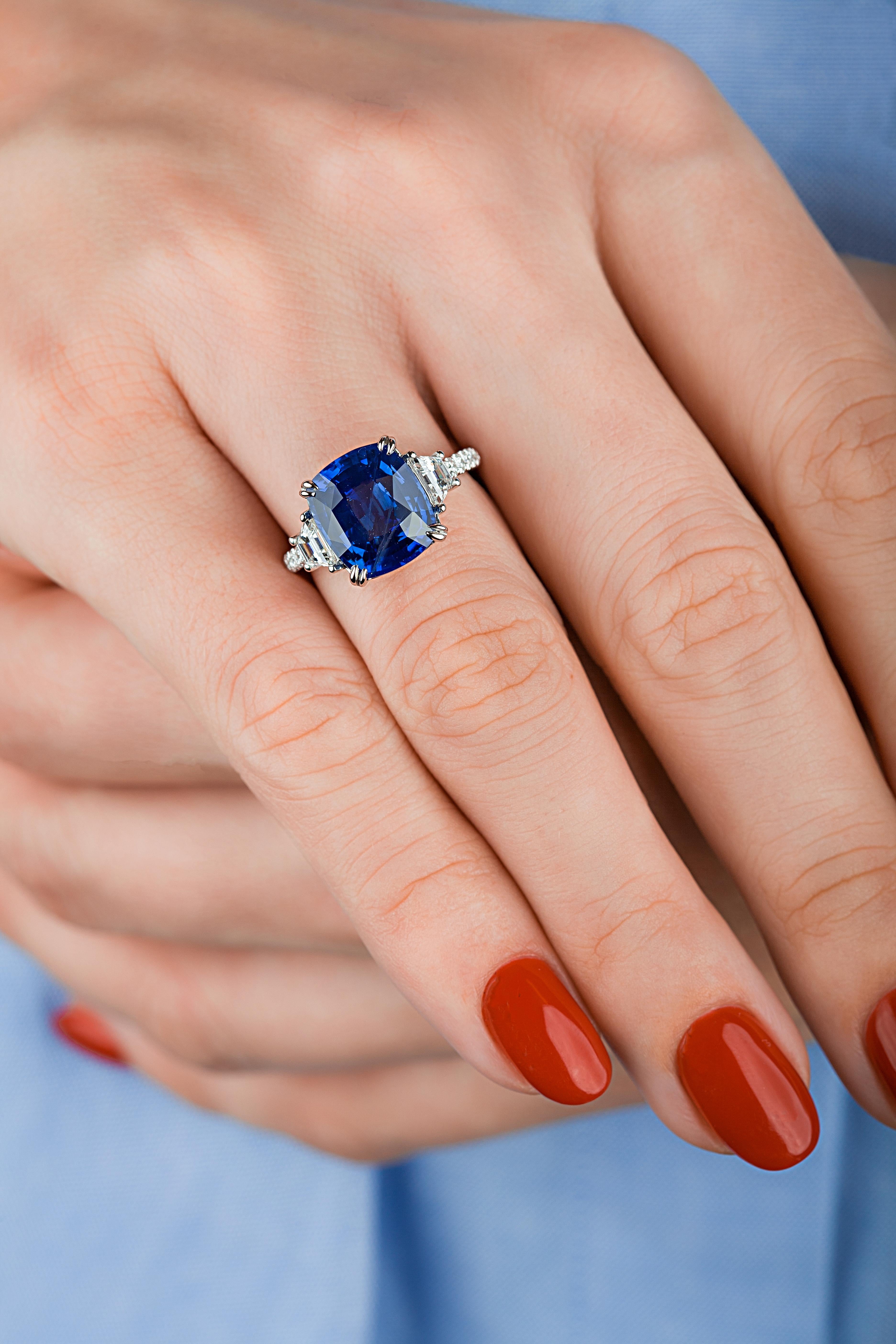 Emilio Jewelry Platinring mit zertifiziertem 8,54 Karat Saphir und Diamant im Kissenschliff im Angebot 6