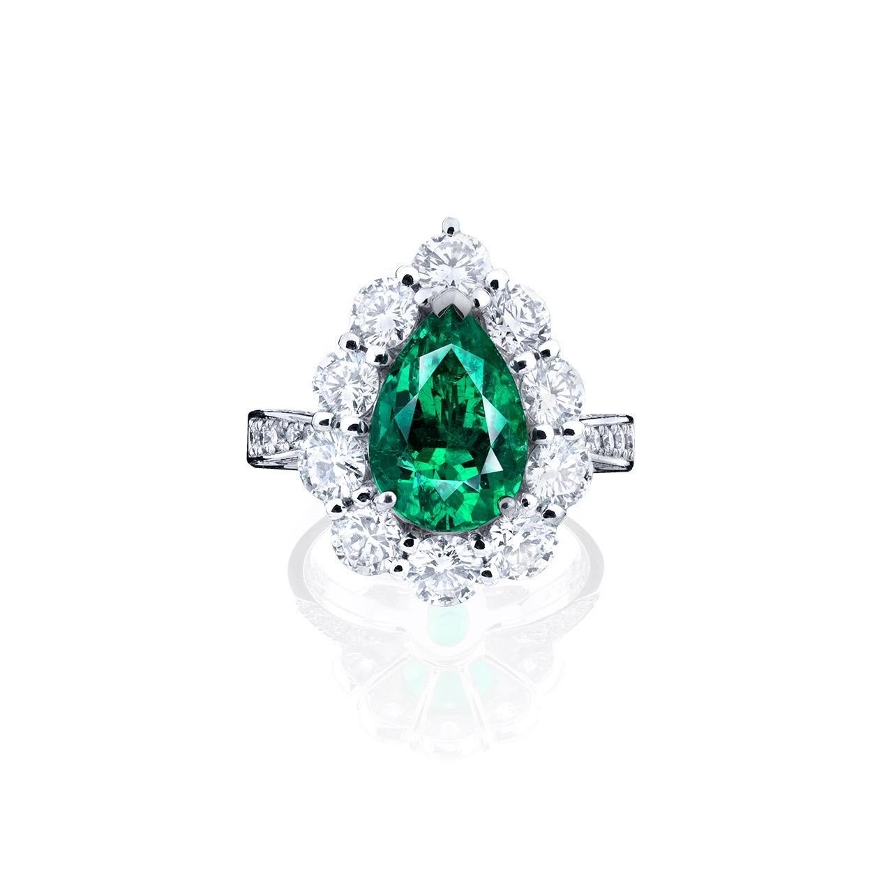 Emilio Jewelry Certified No Oil Emerald Ring In New Condition For Sale In New York, NY