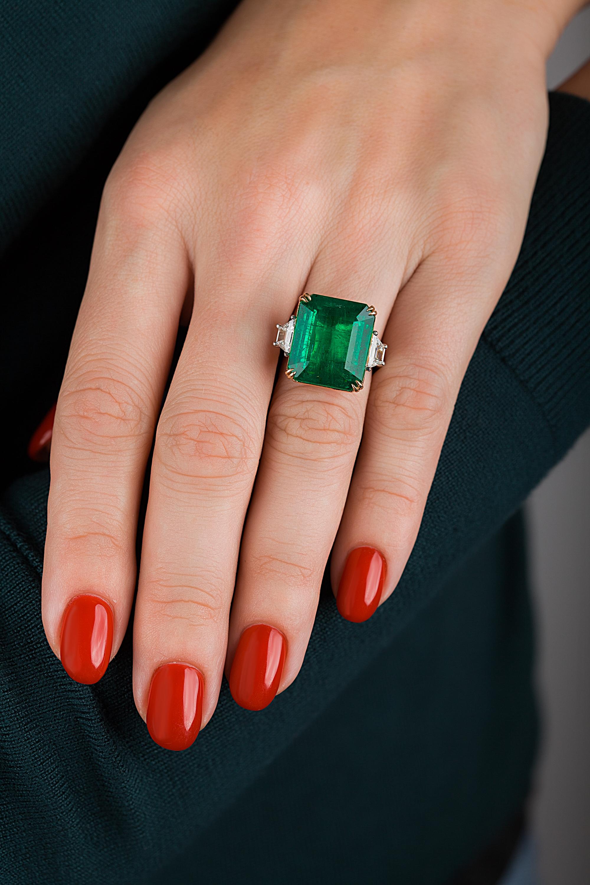 Emilio Jewelry Certified Vivid Green 17.08 Carat Emerald Diamond Ring For Sale 3