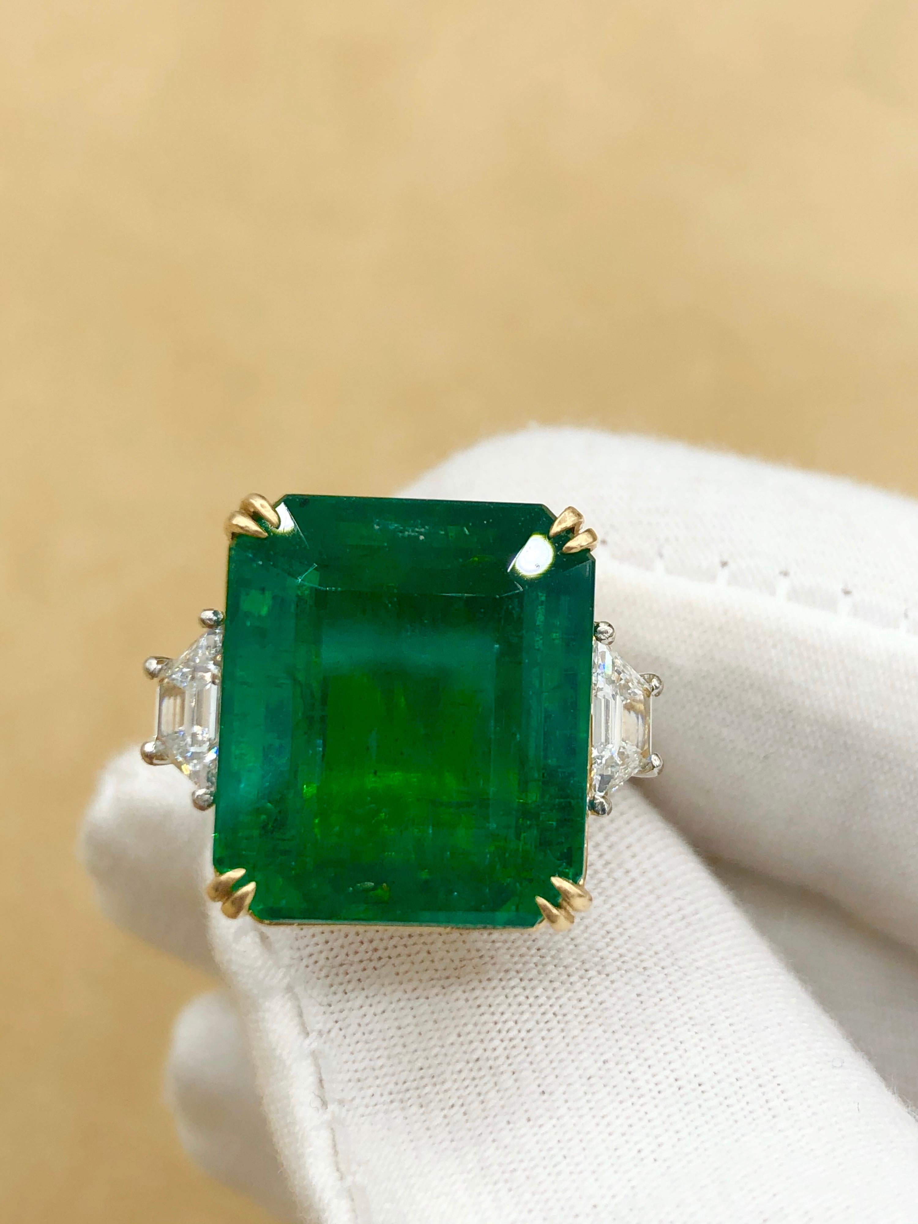 Emerald Cut Emilio Jewelry Certified Vivid Green 17.08 Carat Emerald Diamond Ring For Sale