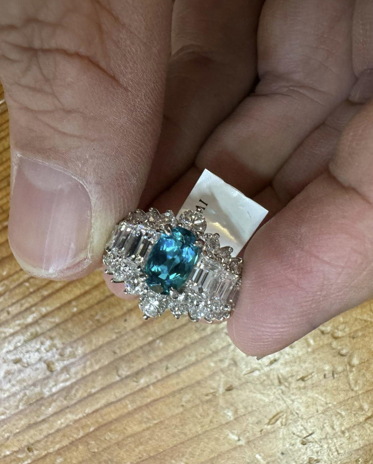 Taglio cuscino Emilio Jewelry Certified Greene & Greene Blu No Heat Brazilian Paraiba Ring in vendita