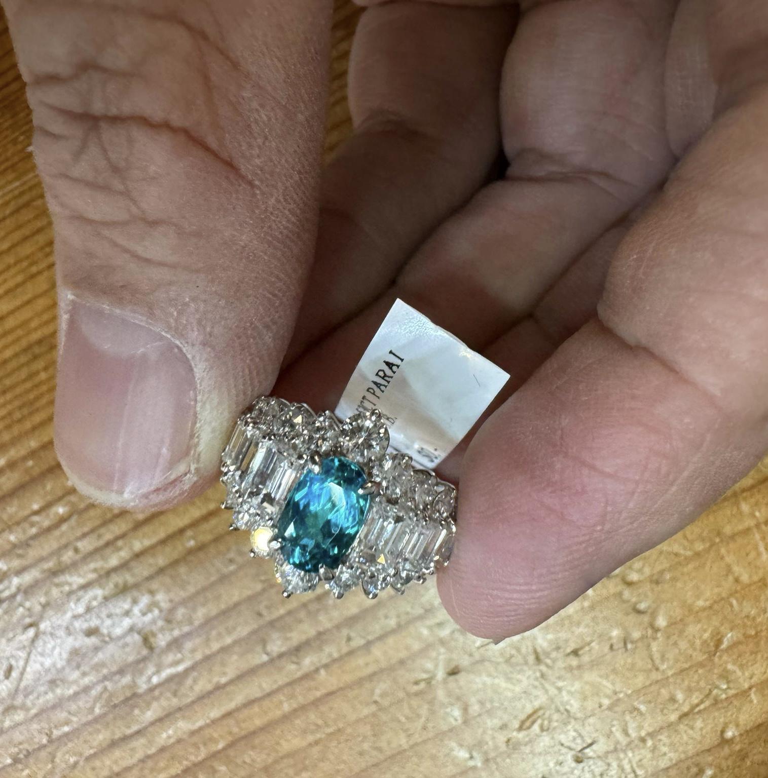 Emilio Jewelry Certified Greene & Greene Blu No Heat Brazilian Paraiba Ring In condizioni ottime in vendita a New York, NY