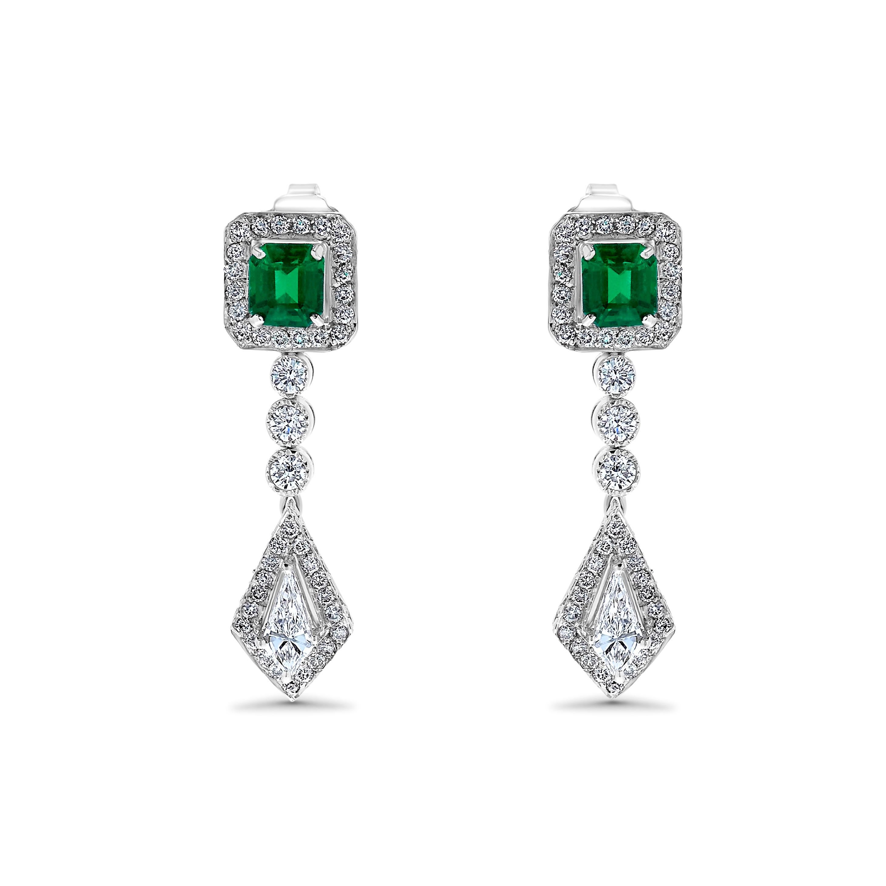 Taille émeraude Emilio ! Boucles d'oreilles diamant Emeraude de Colombie en vente
