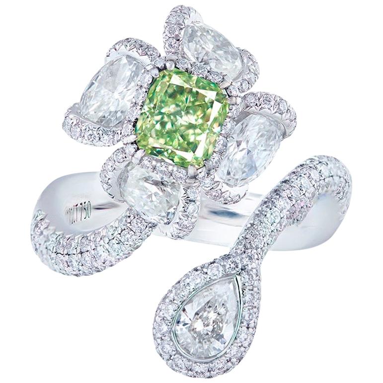 Emilio Jewelry GIA Certified 1.00 Carat Fancy Intense Green Diamond Ring For Sale