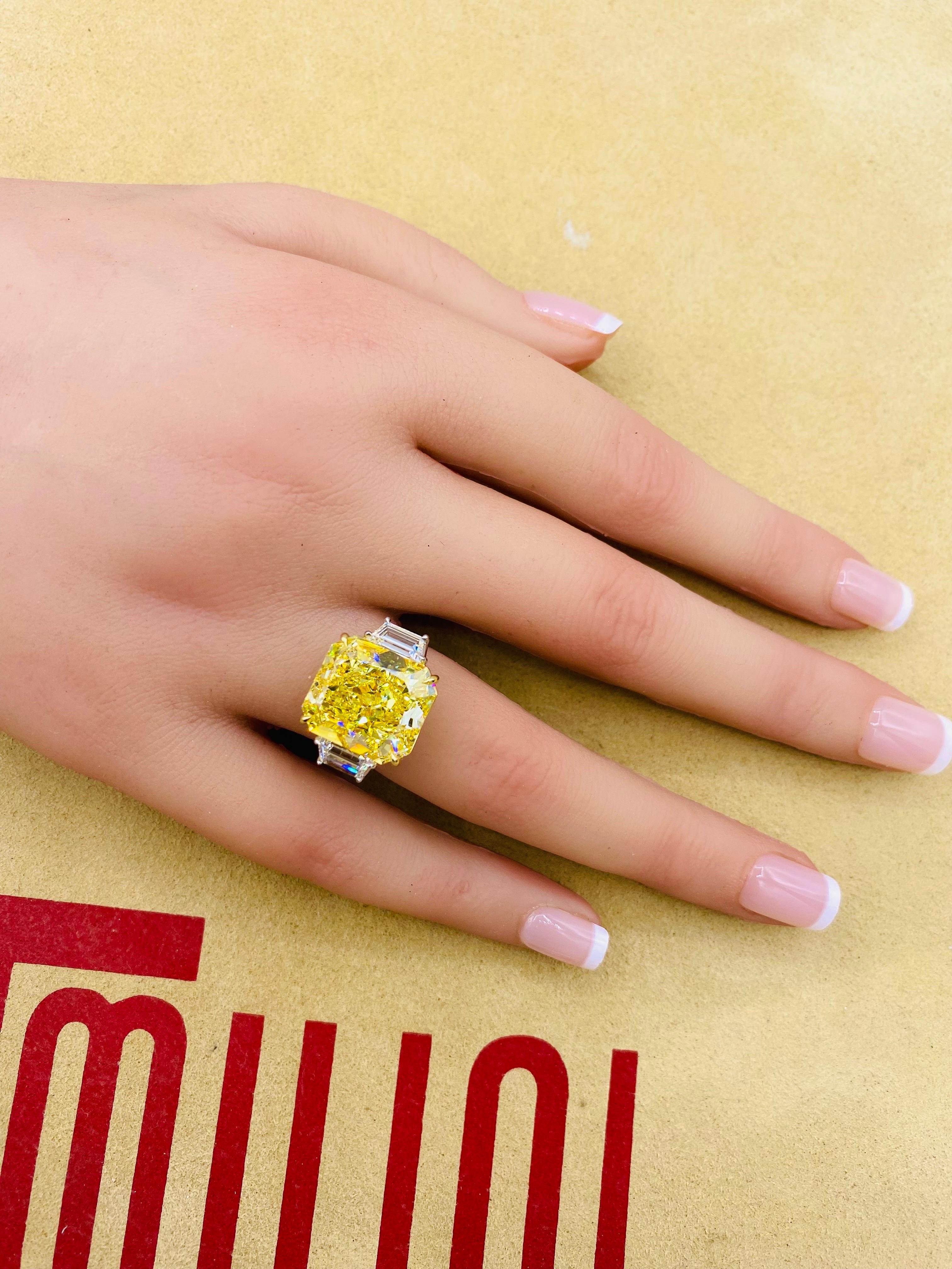 Emilio Jewelry Gia Certified 15 Carat Fancy Intense Yellow Diamond Ring  In New Condition For Sale In New York, NY