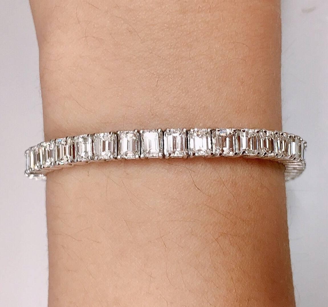 Emilio Jewelry Gia Certified 15.00 Carat Emerald Cut Diamond Bracelet In New Condition For Sale In New York, NY