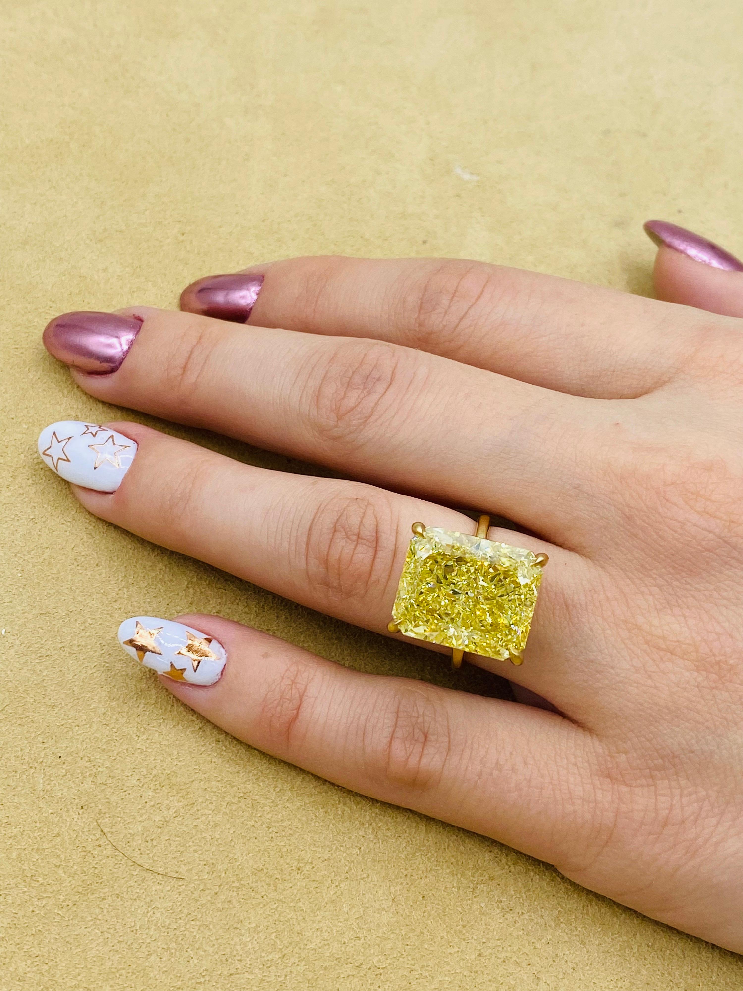 Women's or Men's Emilio Jewelry Gia Certified 19.00 Carat Fancy Yellow Diamond Ring