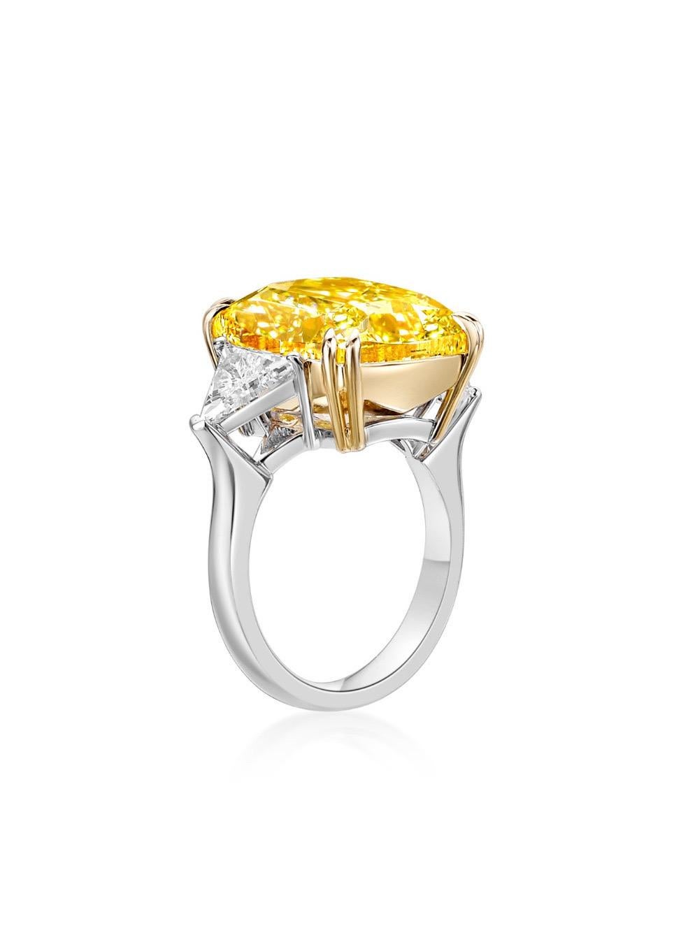 Emilio Jewelry Gia Certified 19.30 Carat Fancy Intense Yellow Diamond Ring In New Condition For Sale In New York, NY