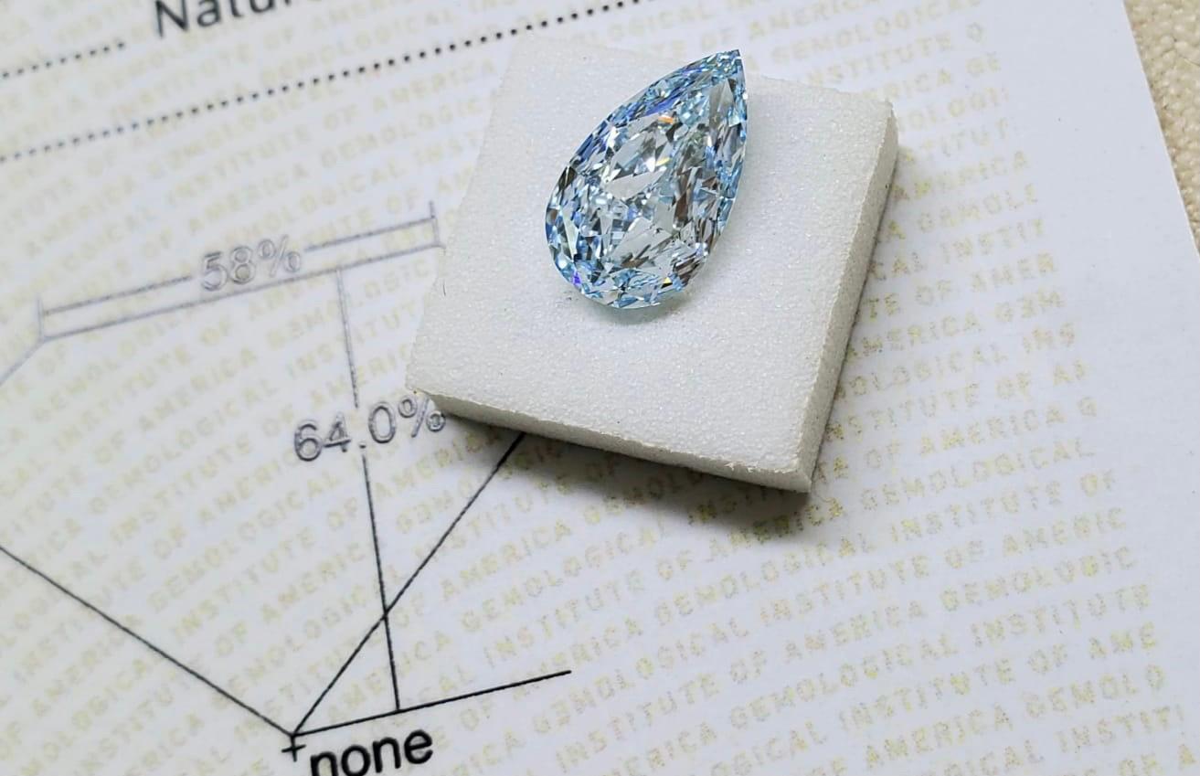 From the Emilio Jewelry Museum Vault, Showcasing a magnificent investment grade 2.00 carat Gia certified natural fancy pure blue pear shape diamond. This diamond is one of a kind, because it has no overtone and an excellent saturation. It is a pure