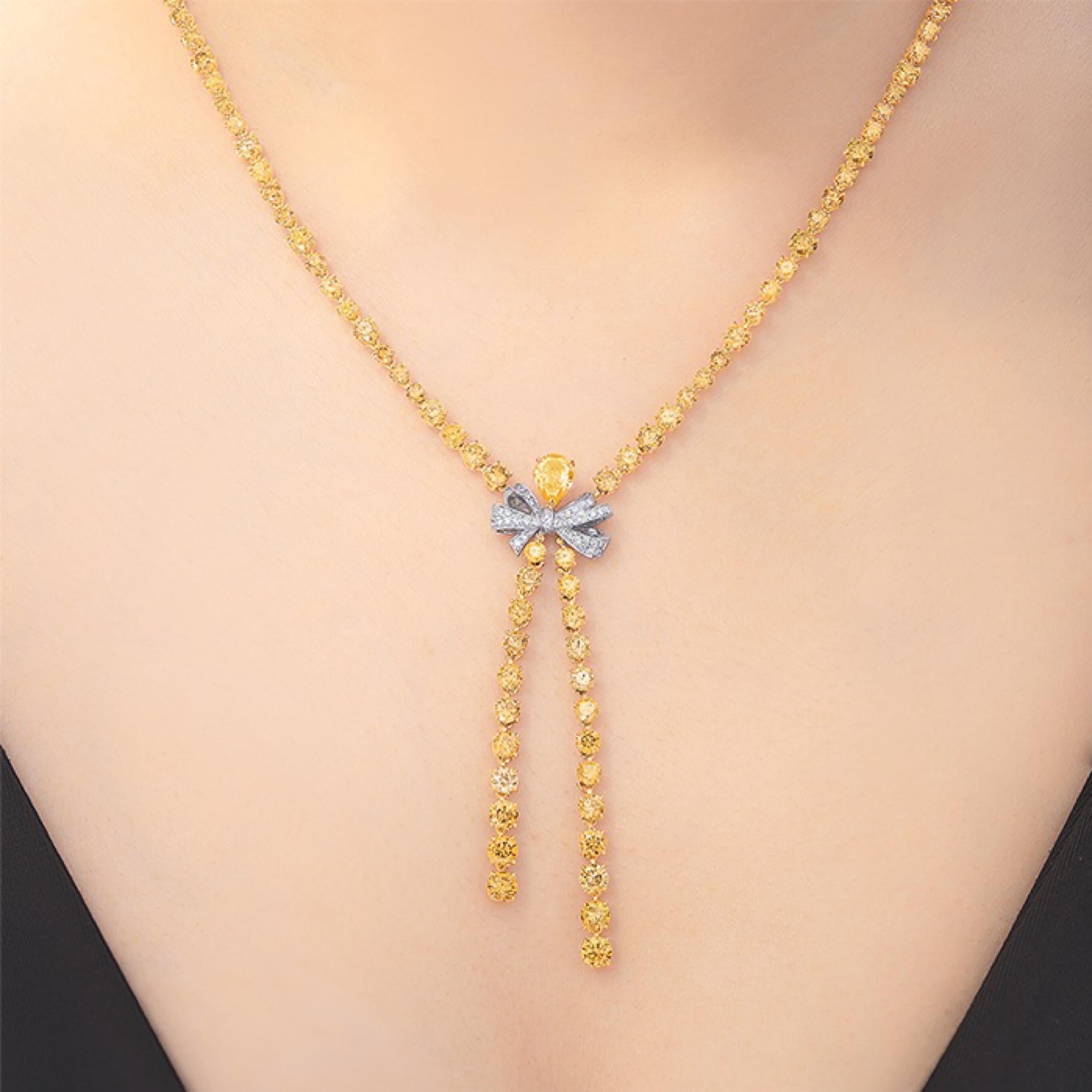 Emilio Jewelry GIA Certified 21.00 Carat Fancy Intense Yellow Diamond Necklace In New Condition In New York, NY