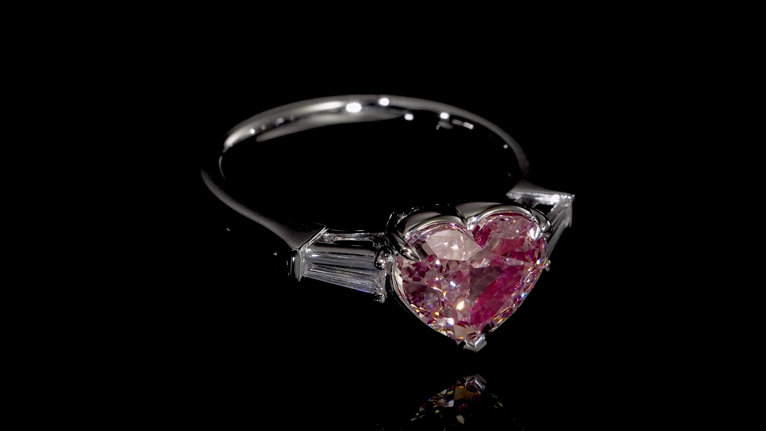 Emilio Jewelry Gia Certified 3.00 Carat Fancy Light Pink Diamond Ring For Sale 1