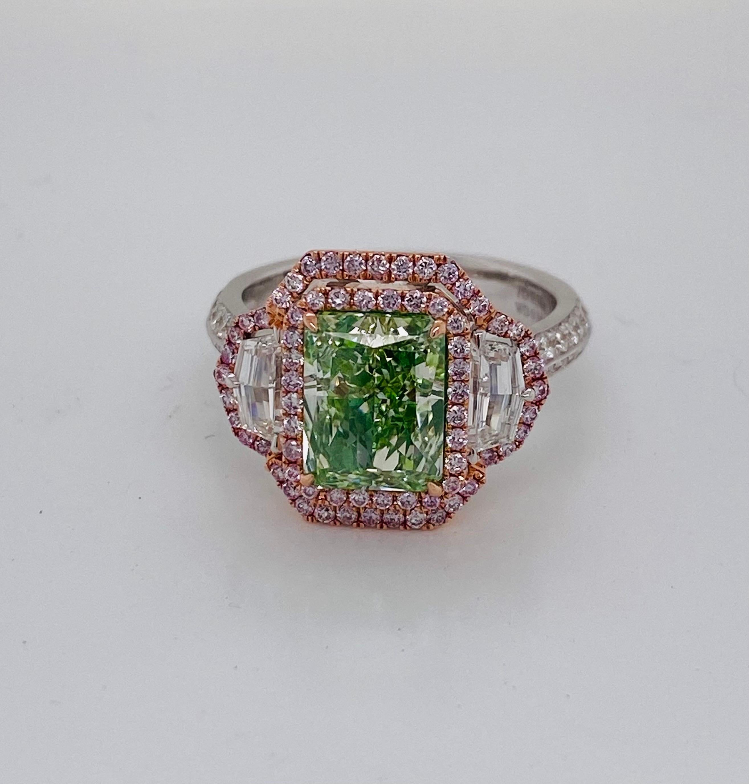 Emilio Jewelry GIA-zertifizierter 3,00 Karat grünlich leuchtender Diamantring (Radiantschliff) im Angebot